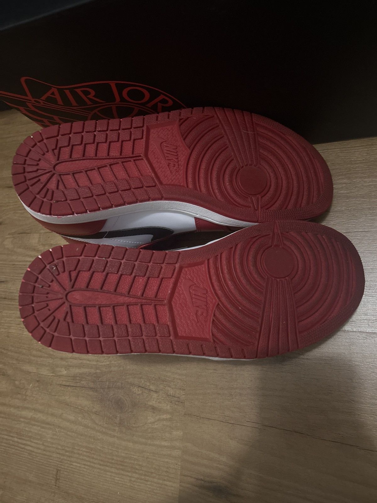 Jordan Brand Jordan 1 Retro Chicago Size US 8.5 / EU 41-42 - 4 Thumbnail