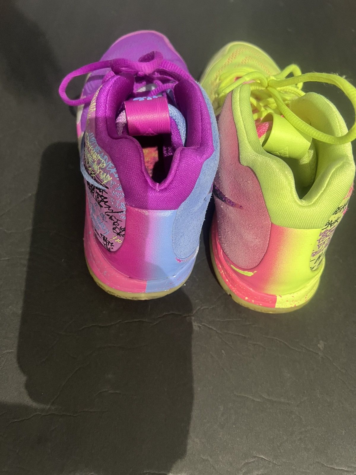 Nike Kyrie Size US 7 / EU 40 - 2 Thumbnail