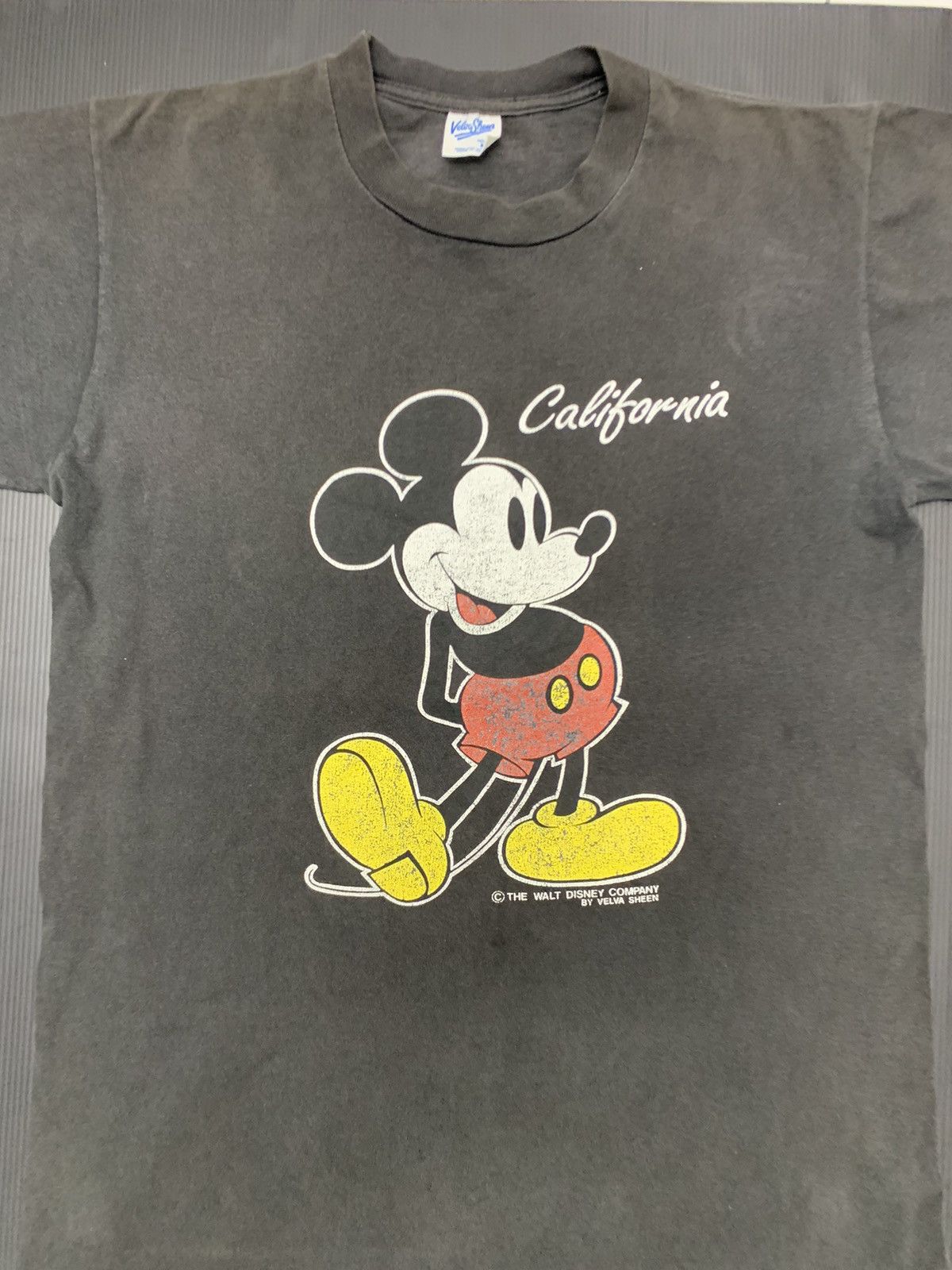 Mickey Mouse Vintage Thrashed Faded 90s Velva Sheen Mickey Faded Tshirt Size US M / EU 48-50 / 2 - 3 Thumbnail