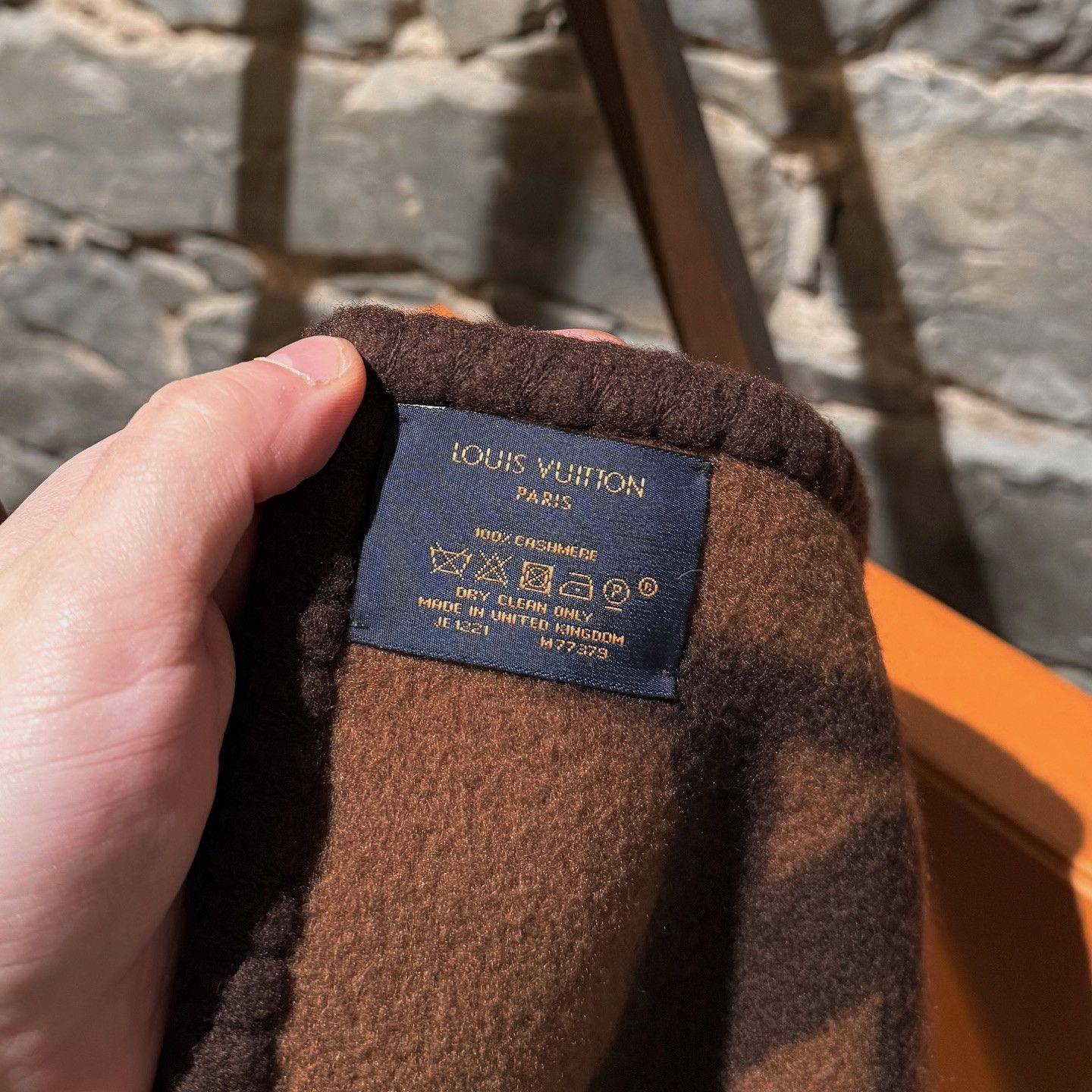 Louis Vuitton Louis Vuitton Brown Cashmere Monogram Sweet Dreams Scarf Size ONE SIZE - 3 Thumbnail