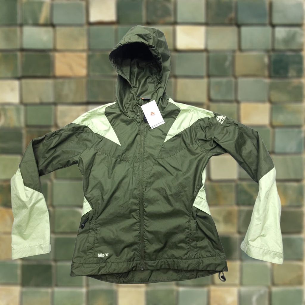 Nike Nike ACG Windbreaker Jacket Womens S Colorblock Green Lightweight Pockets Modern Gorpcore Y2K NWT Size S / US 4 / IT 40 - 1 Thumbnail