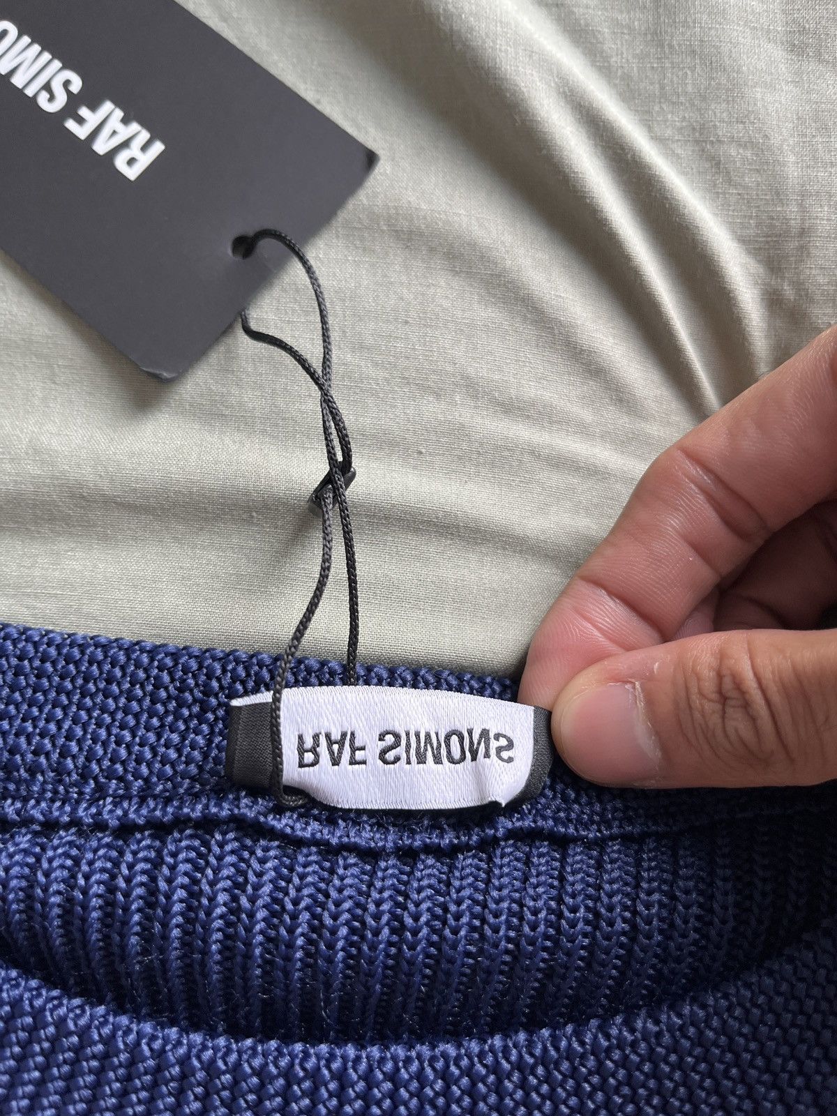 Raf Simons Oversized cropped RAF Simons “R” knit sweater! Size M Size US M / EU 48-50 / 2 - 5 Thumbnail