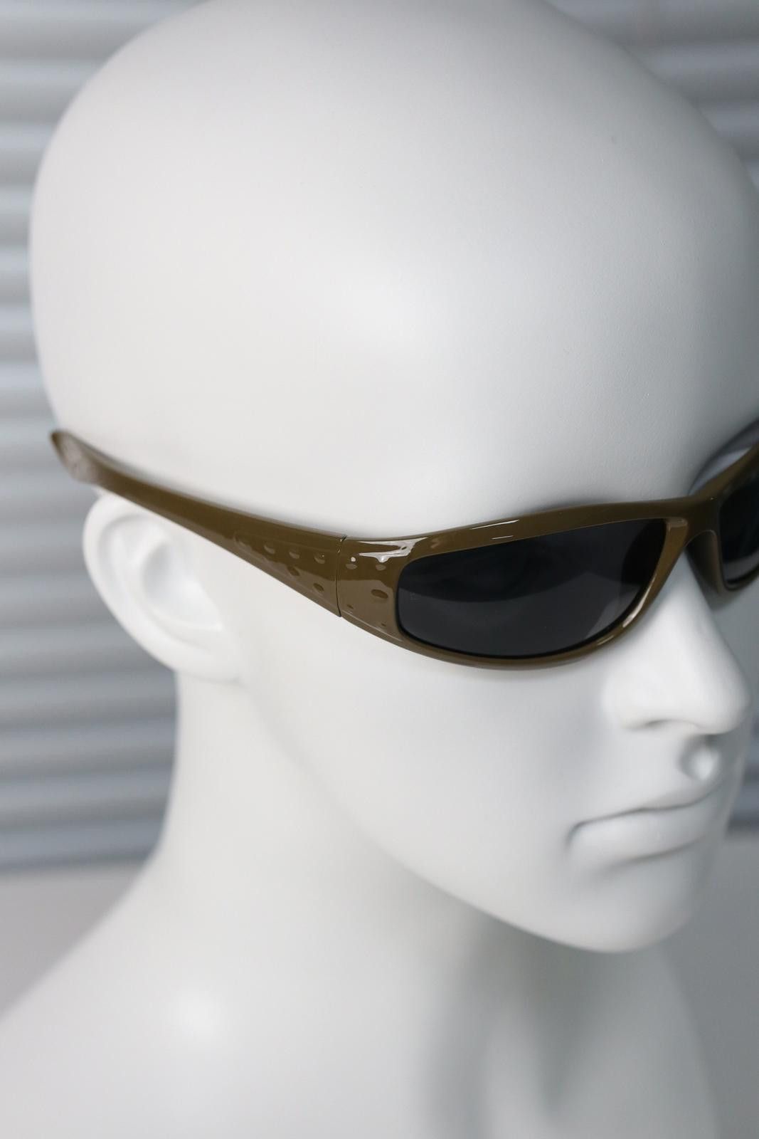 Japanese Brand Y2k Avant Garde Futuristic Sunglasses Black Brown Unisex OS Size ONE SIZE - 2 Thumbnail