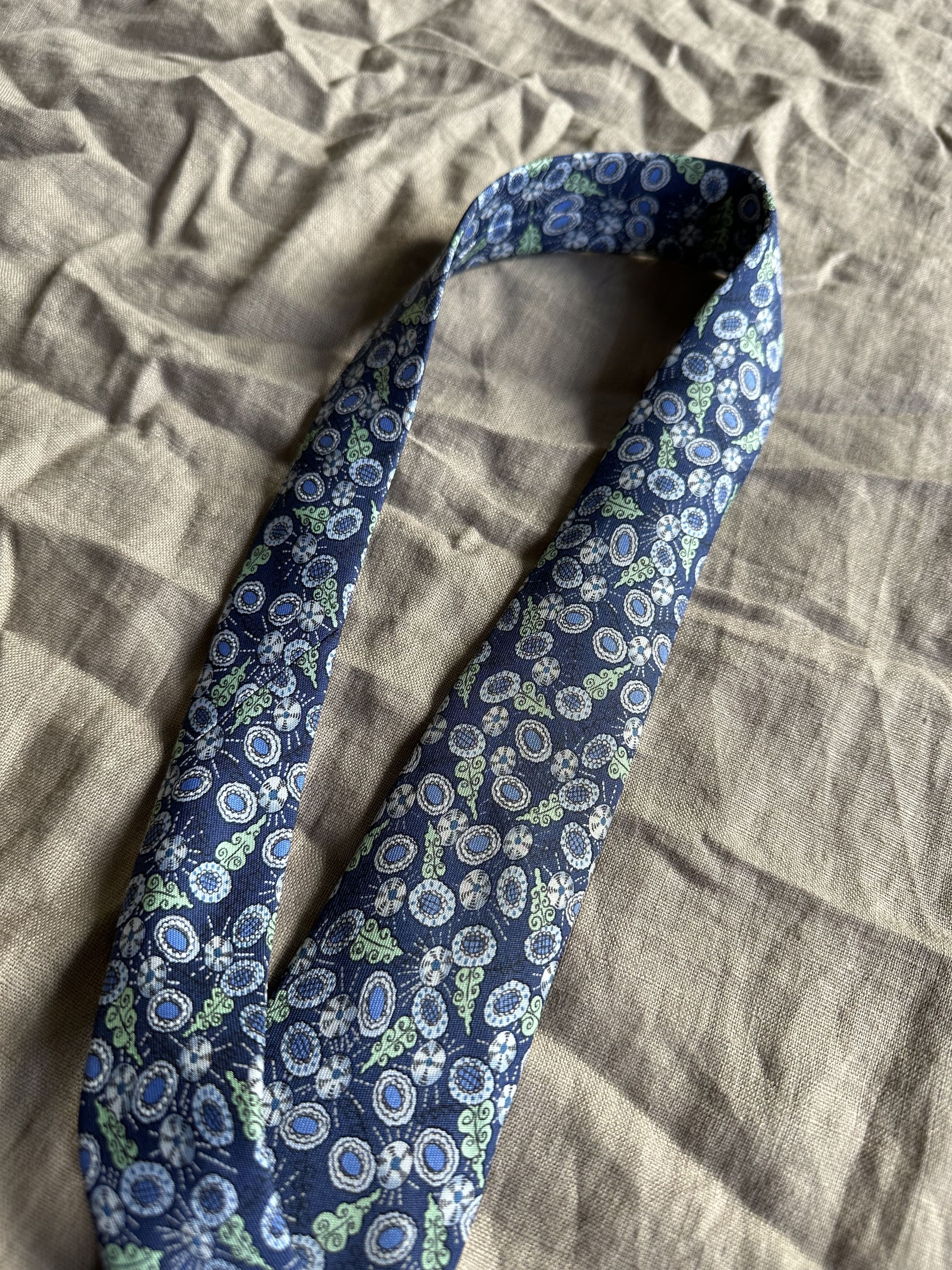 Hermes Hermes Vintage Floral Pattern Silk Tie 7650AP Size ONE SIZE - 6 Thumbnail