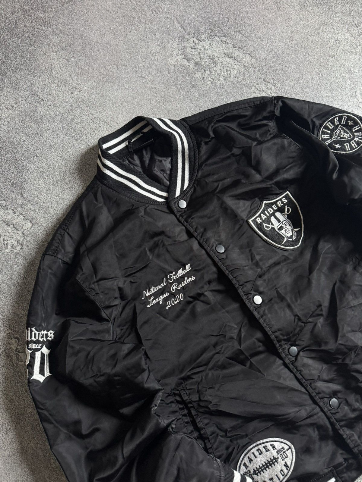 NFL Raiders NFL Las Vegas raider nation bomber jacket button up Size US L / EU 52-54 / 3 - 2 Thumbnail