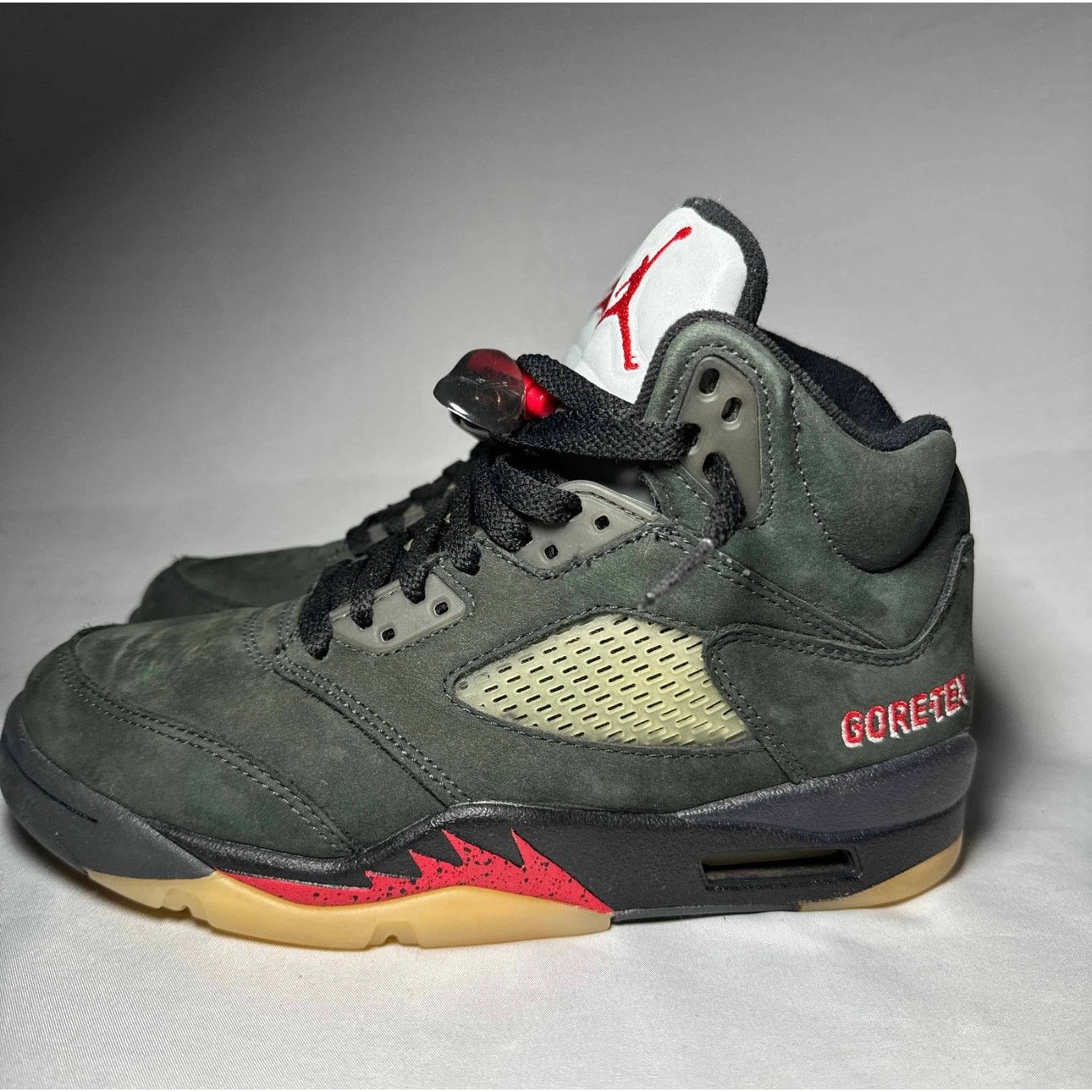 Jordan Brand × Nike Size 7 - Air Jordan 5 Retro GORE-TEX Off-Noir Women's Shoes Size US 7 / IT 37 - 9 Thumbnail