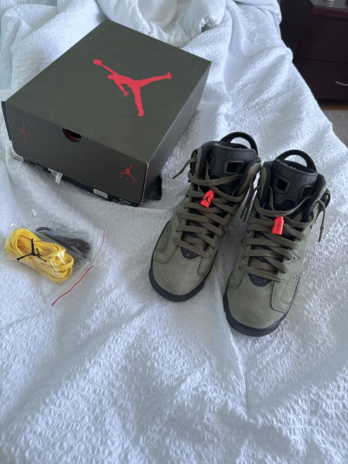 Jordan Brand × Nike × Travis Scott Travis Scott Air Jordan 6 Retro Size US 6 / EU 39 - 1 Thumbnail