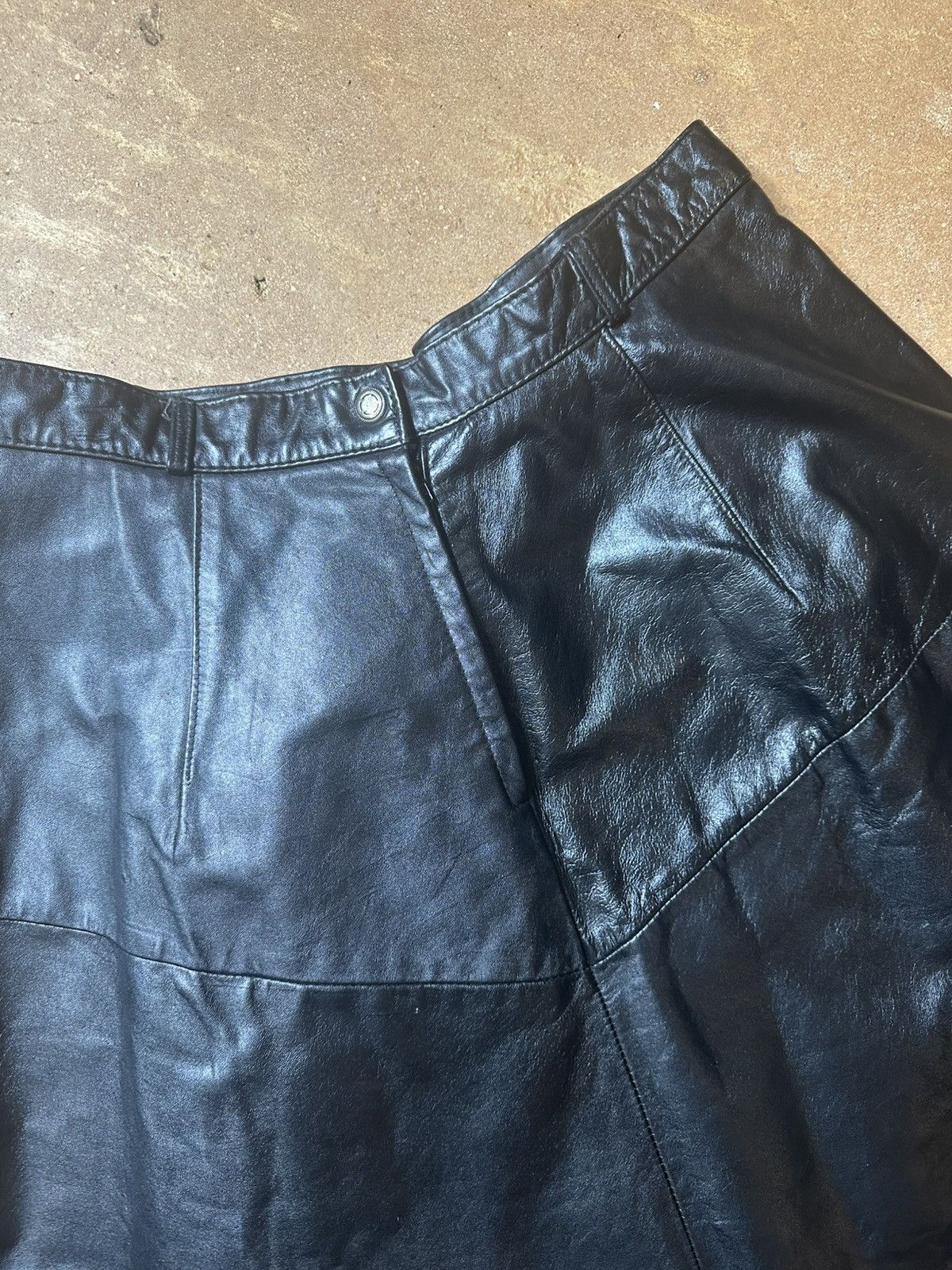 Vintage Vintage 90s Black Leather Daniel Marcus Maxi Skirt Size 32" / US 10 / IT 46 - 4 Thumbnail
