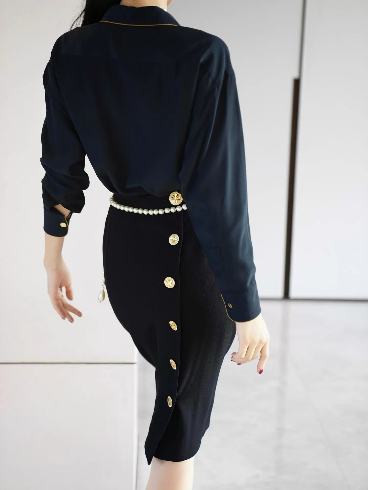 Chanel Chanel Vintage Silk Matte Black Contrast Trim Collar Shirt Size XS / US 0-2 / IT 36-38 - 4 Thumbnail