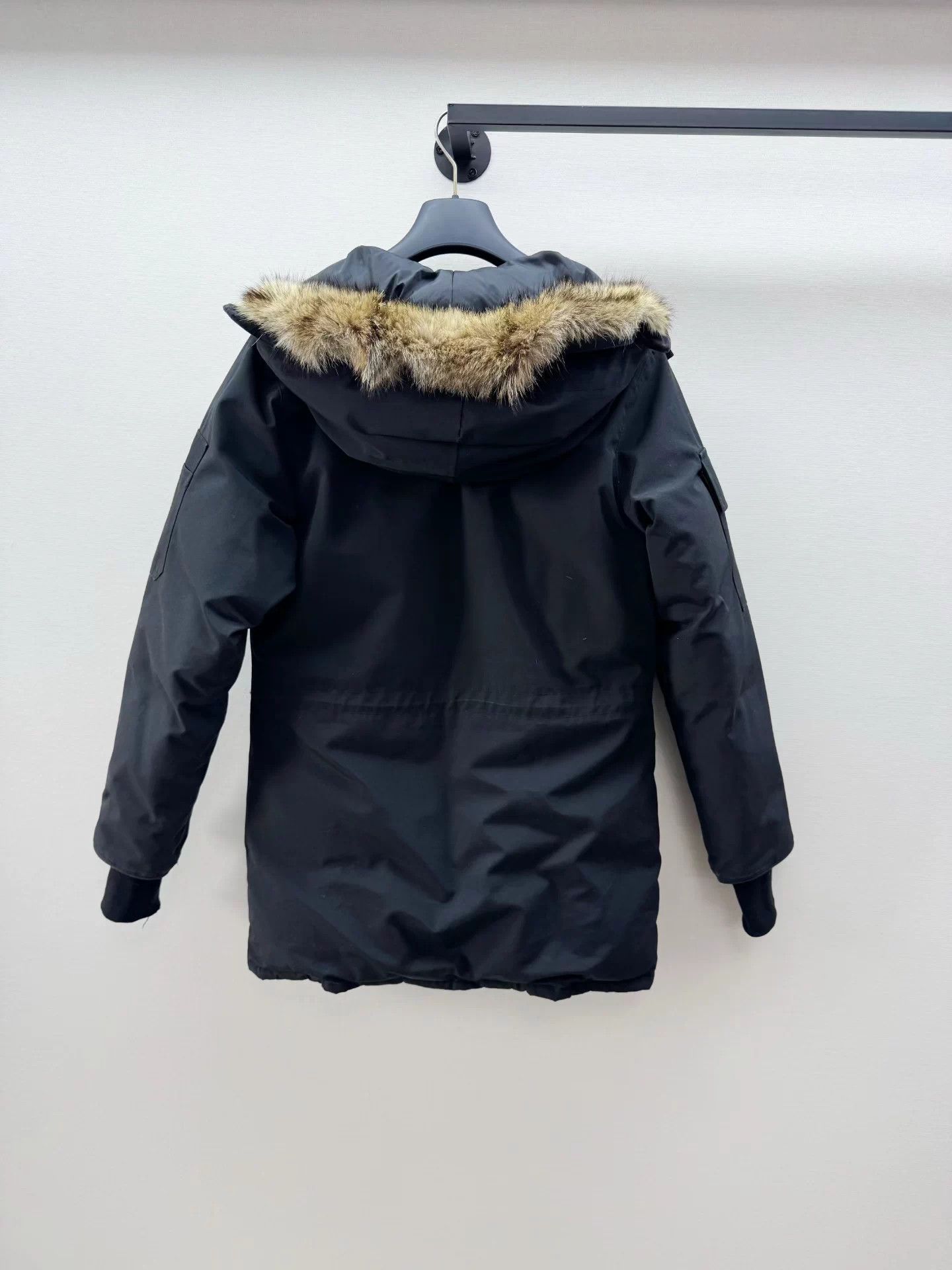 Canada Goose Canada Goose XS Down Jacket Worn Armpit/Cuffs Fading Size US XS / EU 42 / 0 - 9 Thumbnail