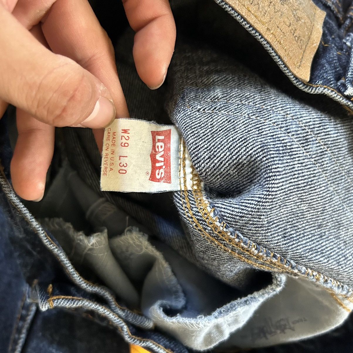 Levi's × Vintage Dark-wash Vintage Levi's Jeans Size US 29 - 2 Thumbnail