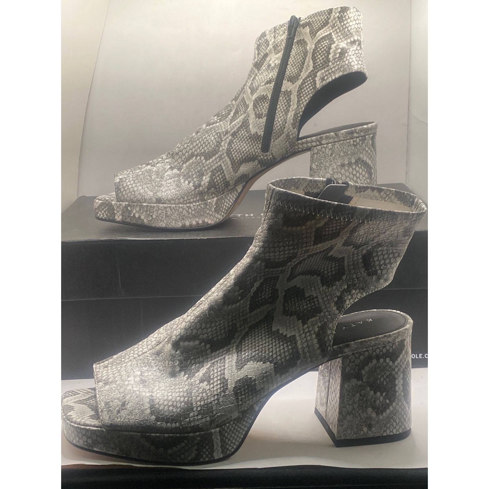 Katie Eary KATY PERRY The Surprise Shootie Size 9.5M Size US 9.5 / IT 39.5 - 3 Thumbnail