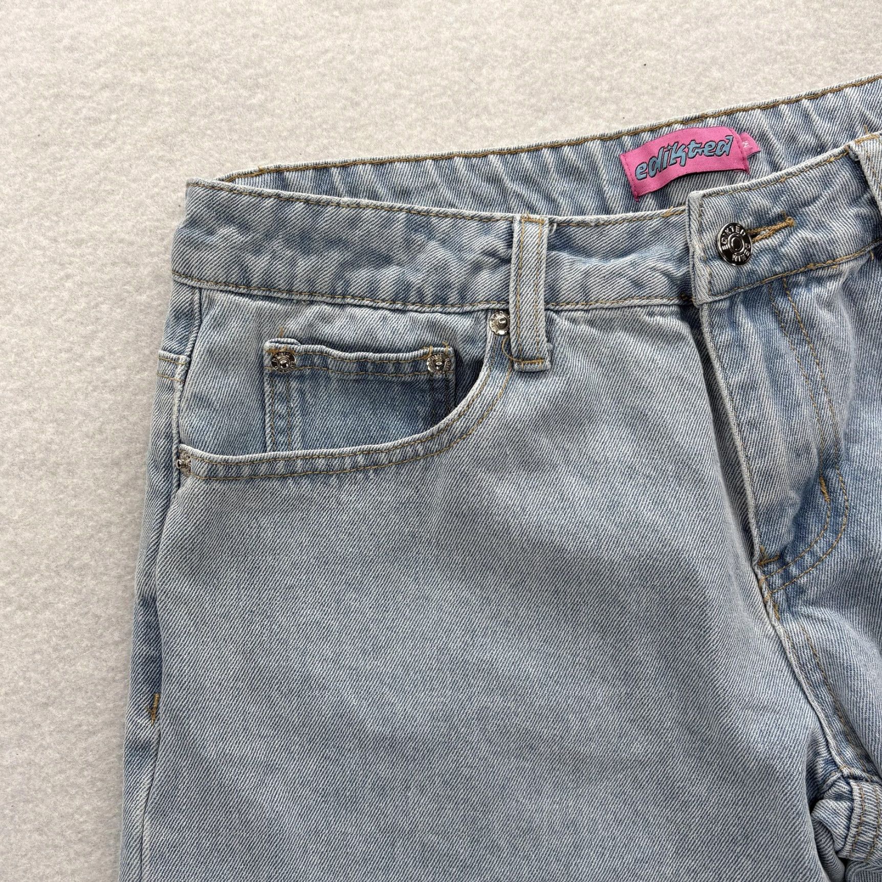 Vintage Edikted Jeans Womens Medium Wide-Leg Light Wash Blue Denim High Rise Skater Y2K Jeans Woman Wide Leged Pockets Size 32" / US 10 / IT 46 - 3 Thumbnail