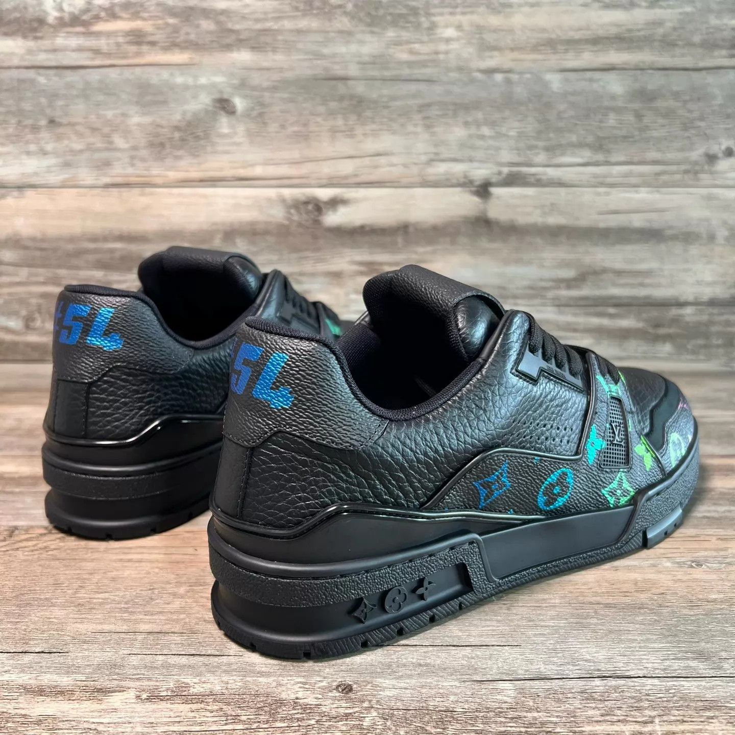 Louis Vuitton LV Black Gradient Color Logo Trainer UK7/41 Worn 2x Size US 8 / EU 41 - 3 Thumbnail