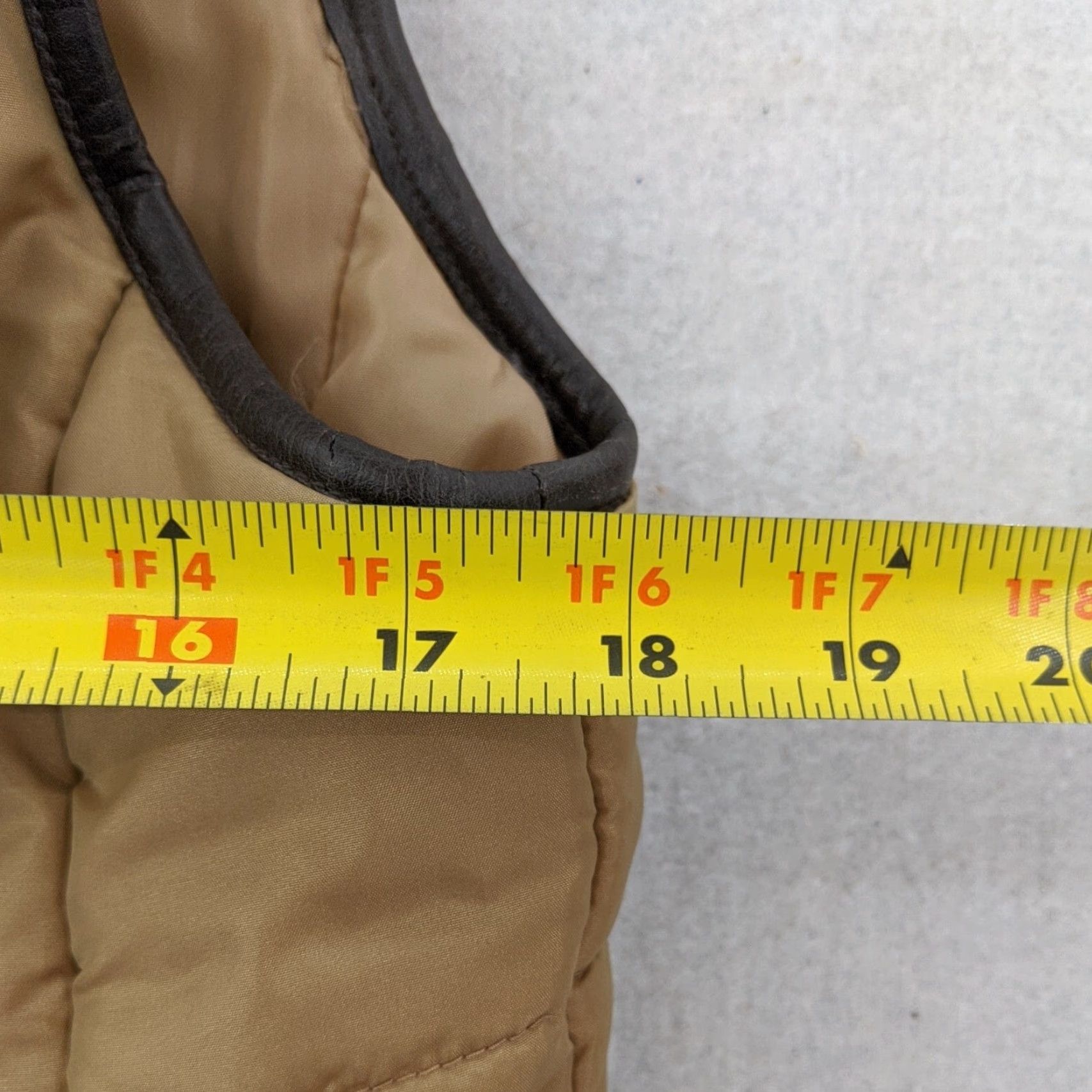 Vintage Tweeds Vest Puffer Vest Women's Medium Toggle Clasp Gold Polyester Solid Short Sleeveless Jacket/Coat Vest Women M Gold Tweeds Puffer Vest Size M / US 6-8 / IT 42-44 - 7 Thumbnail
