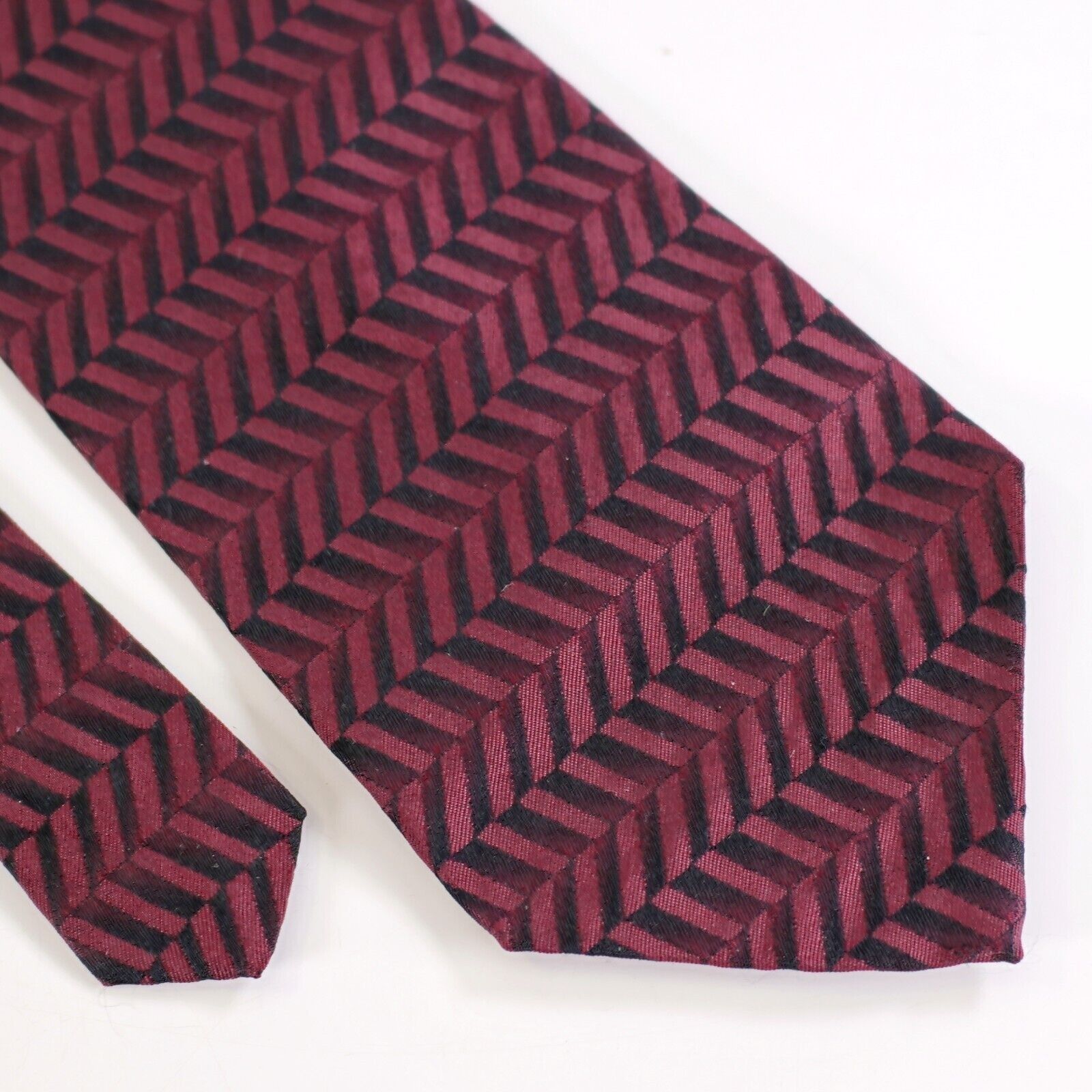Arrow Arrow Maroon Red Geometric Herringbone Short Wide Woven Silk Size ONE SIZE - 1 Thumbnail