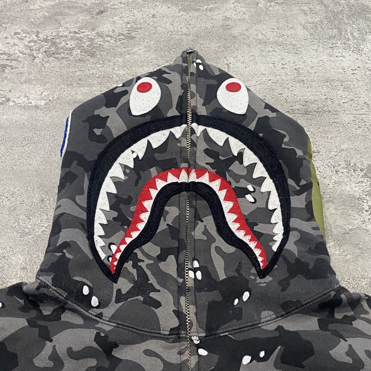 Bape Bape Exclusive Store Limited Desert Camo Shark Size US M / EU 48-50 / 2 - 2 Thumbnail
