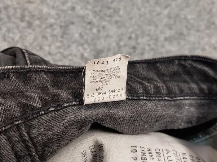 Levi's Vintage 90's levis 550 Black Denim mom Jeans Made in USA Size US 32 / EU 48 - 21 Thumbnail