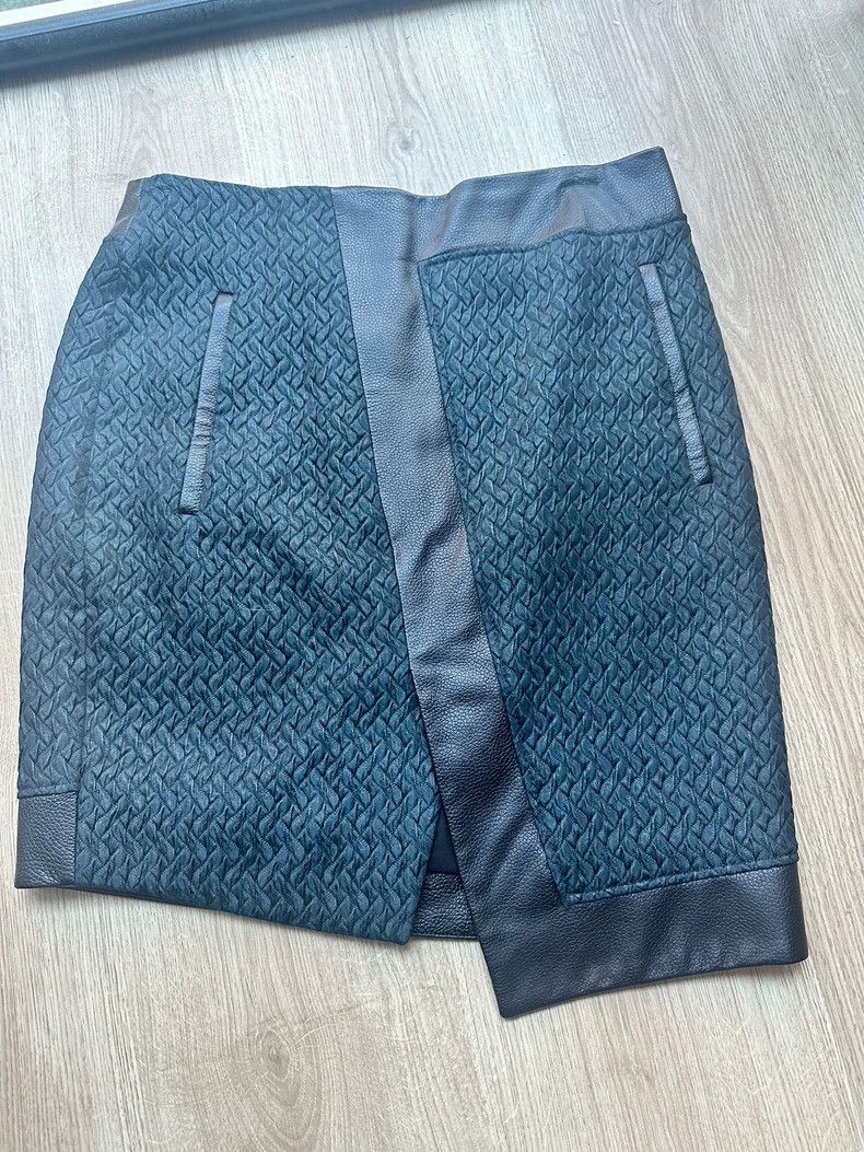 Helmut Lang HELMUT LANG size2 Short skirts with irregular designs Size 26" / US 2 / IT 38 - 1 Thumbnail