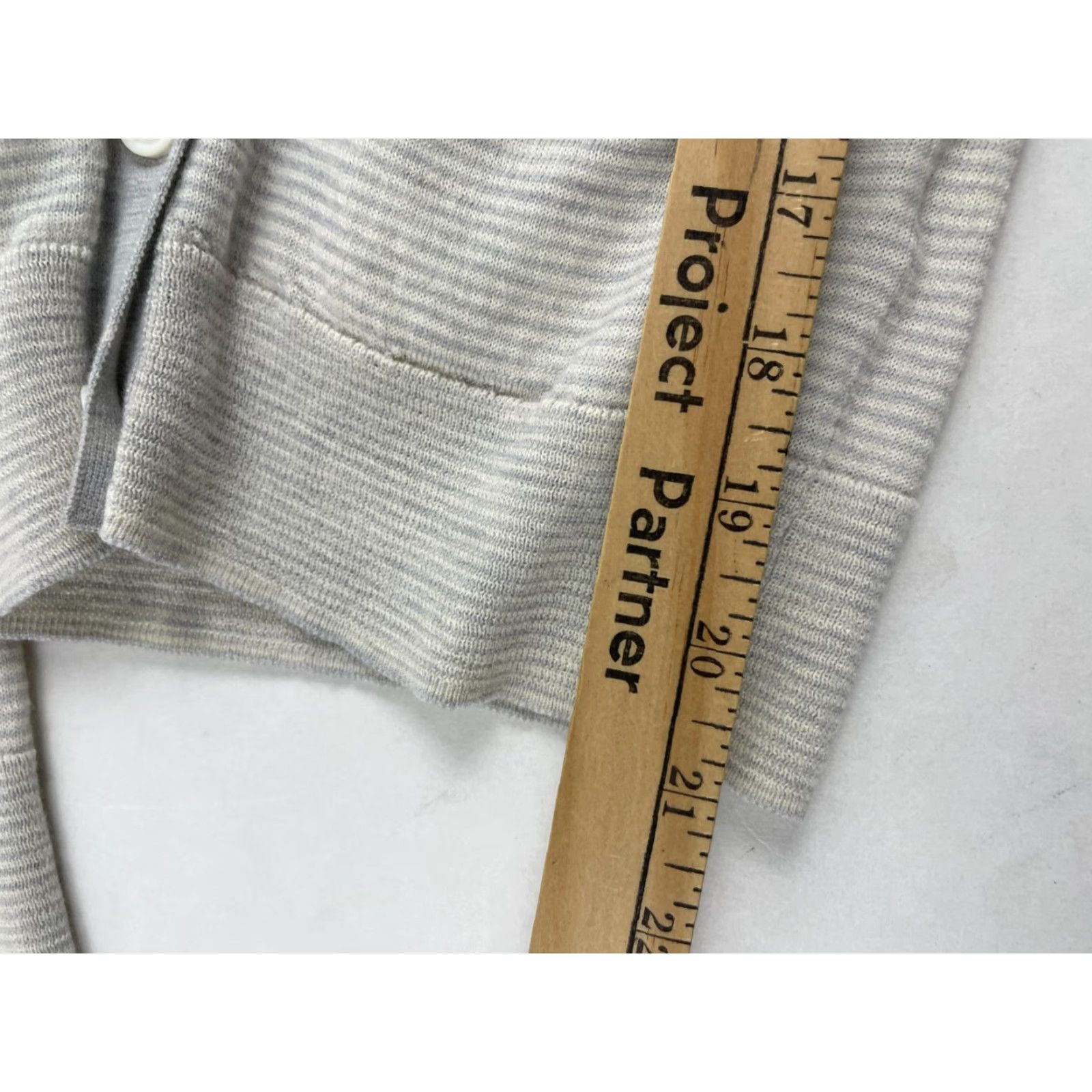 J.Crew VINTAGE J.CREW Cardigan Sweater Women's XS Striped Cream Gray Button Front Pockets Size XS / US 0-2 / IT 36-38 - 7 Thumbnail