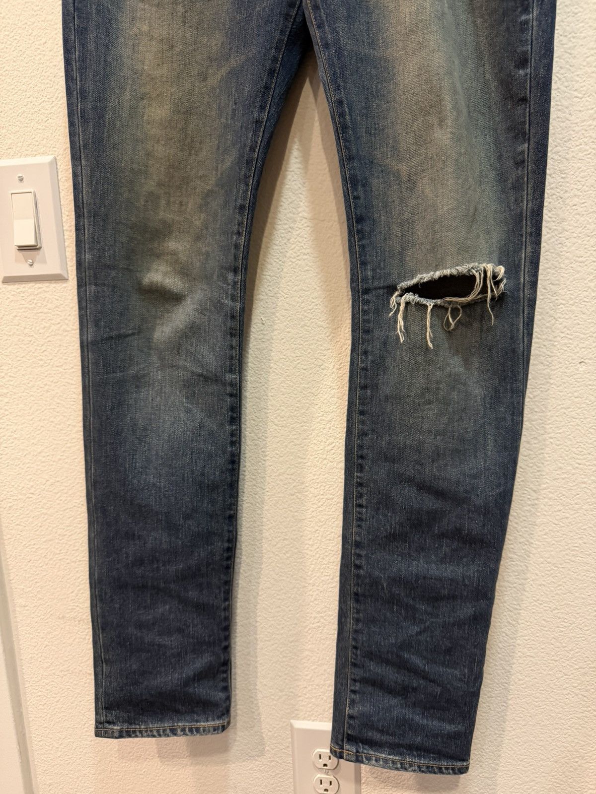 Saint Laurent Paris Medium Wash Knee Blow Out D02 Denim Jeans 32 Size US 36 / EU 52 - 3 Thumbnail