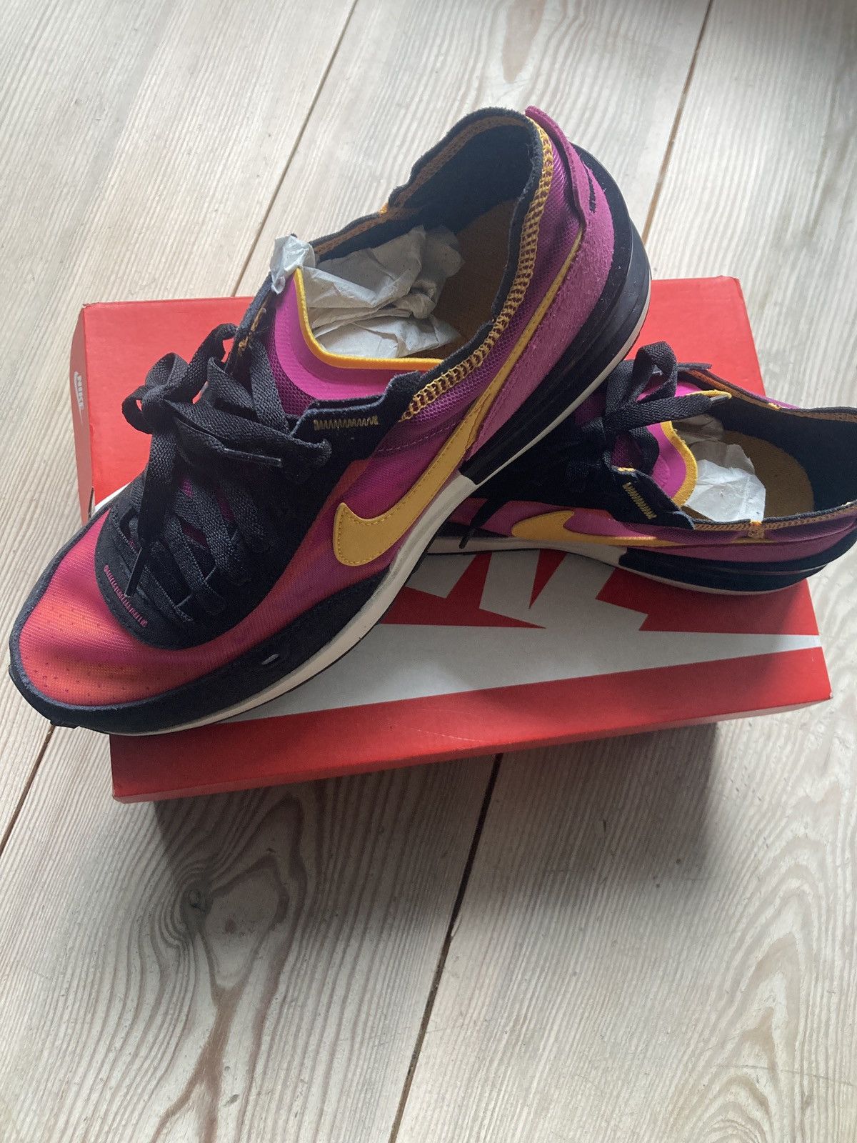 Nike Fuchsia/University Gold 10.5 US Size US 10.5 / EU 43-44 - 1 Thumbnail