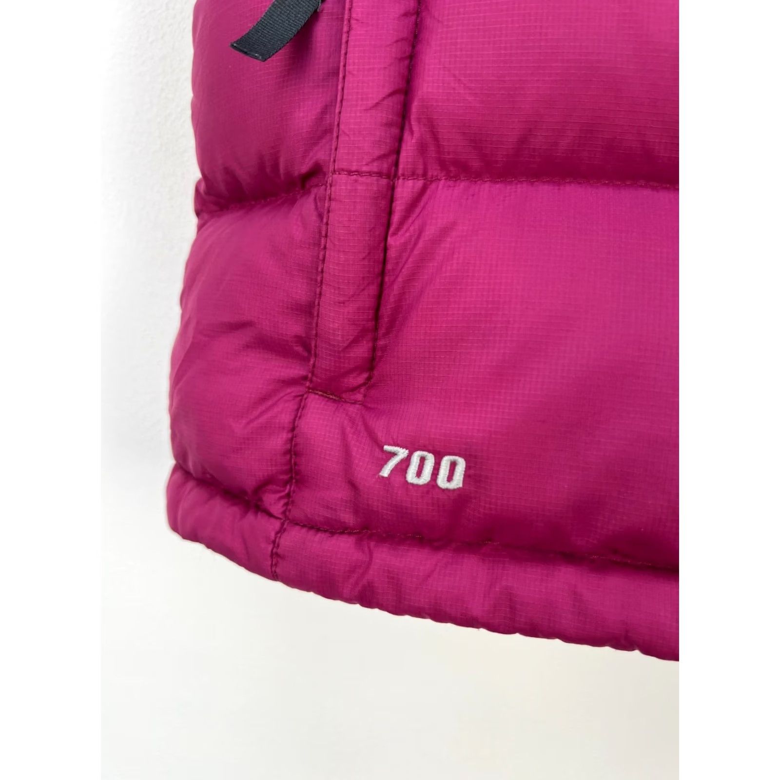 The North Face VINTAGE The North Face 700 Nuptse Puffer Vest Pink Womens M Shirt Vest Pink Womens 90s? Size M / US 6-8 / IT 42-44 - 6 Thumbnail