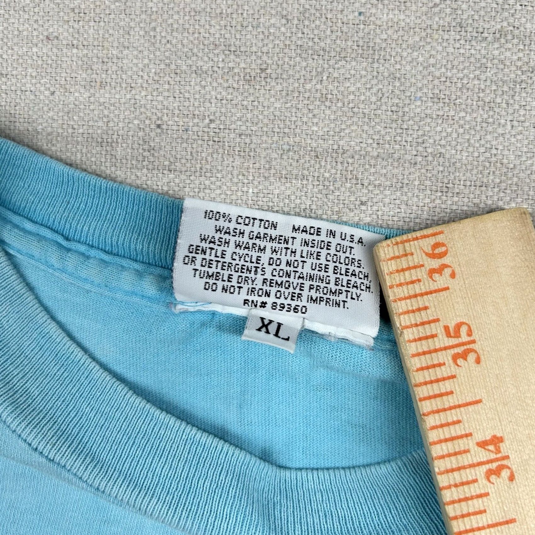 Vintage VINTAGE Hawaii Shirt Mens XL Waikoloa Dolphins Nature Beachy Faded Blue USA Shirt Mens XL Blue Dolphins Hawaii 80s 90s Beach Womens Mens Size US XL / EU 56 / 4 - 5 Thumbnail