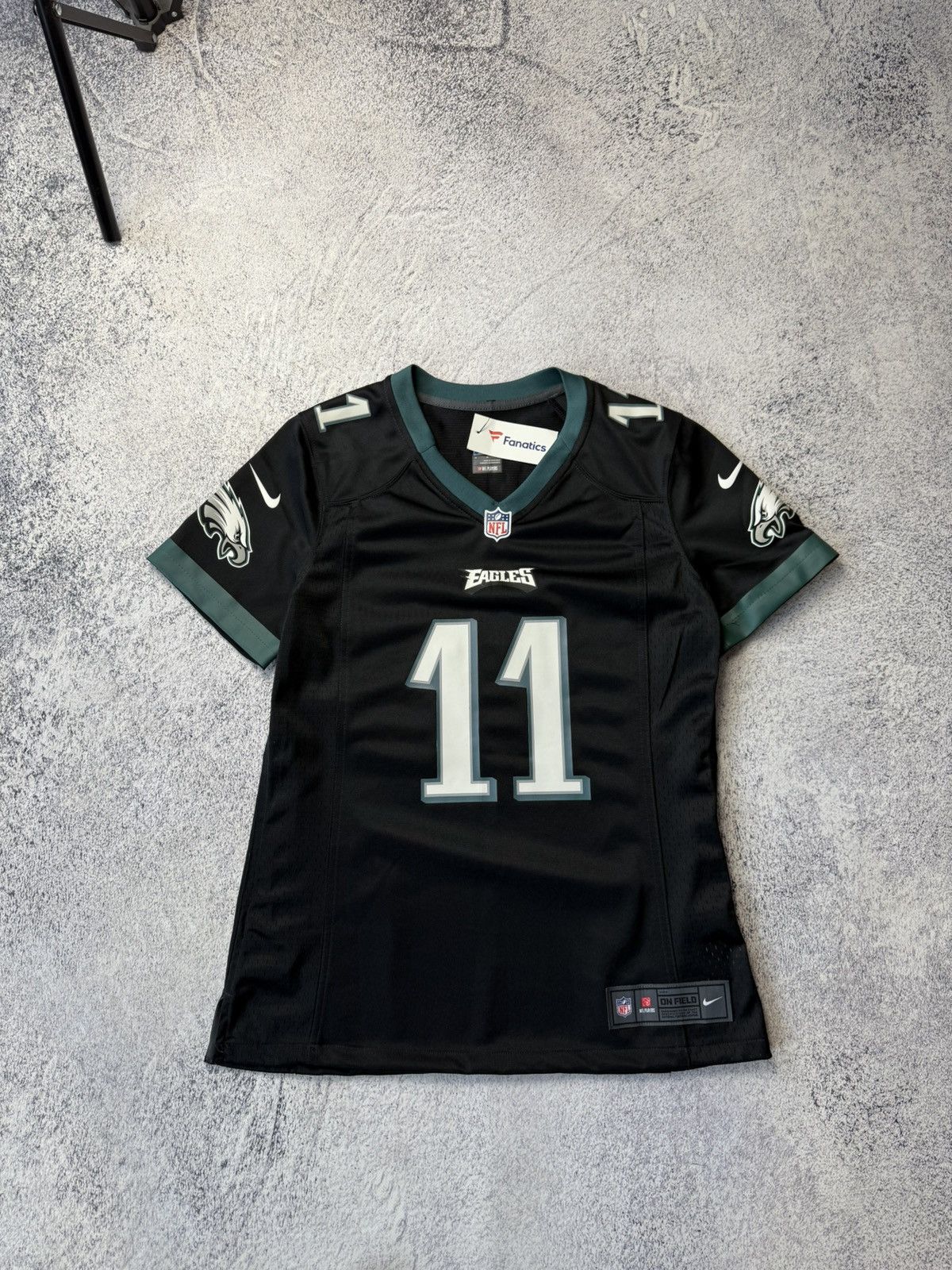 NFL Nike Eagles Carson Wentz #11 Football Jersey WOMEN MEDIUM Size M / US 6-8 / IT 42-44 - 1 Thumbnail