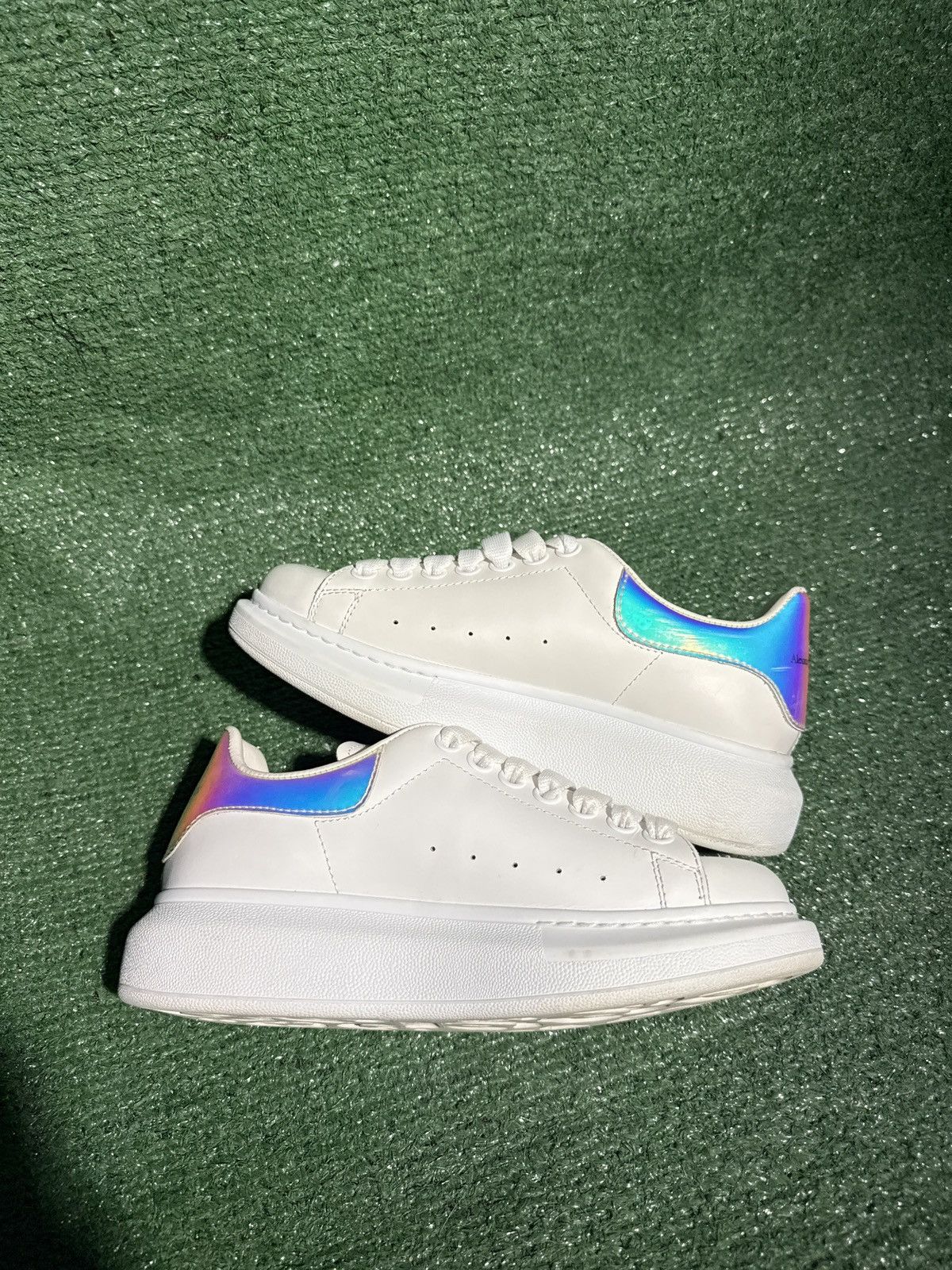 Alexander McQueen Alexander McQueen Sneaker White Iridescent size 36.5 Size US 6.5 / IT 36.5 - 5 Thumbnail