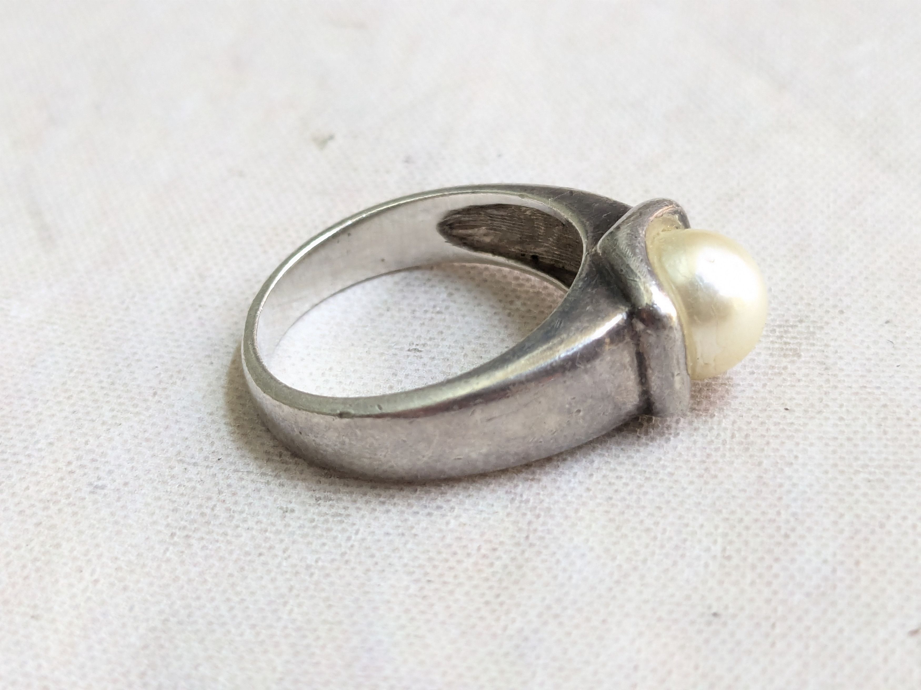 Jewelry × Vintage Vintage Sterling Silver Ring Faux Pearl 8 Size ONE SIZE - 5 Thumbnail