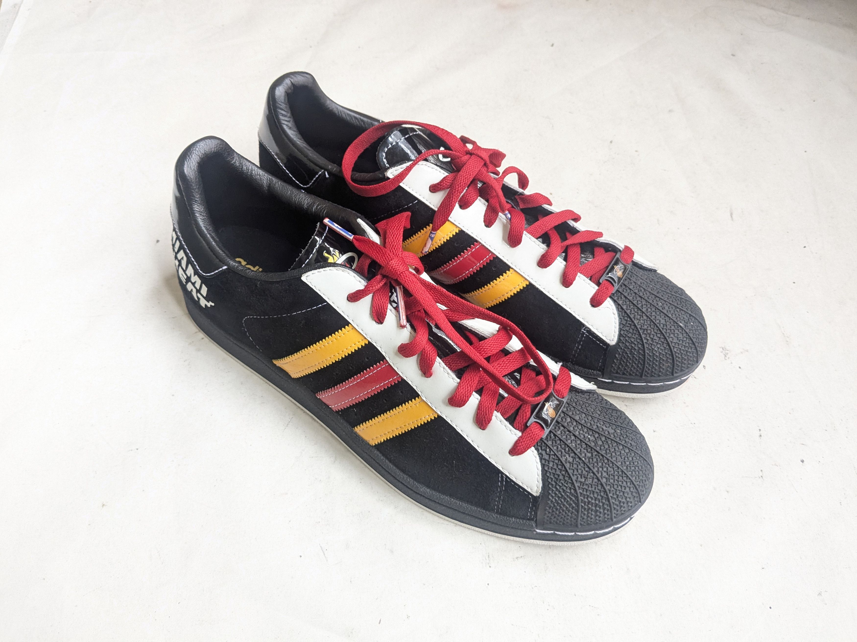 adidas gazelle silver green womens adidas Men's Inter Miami Samba Indoor White/Mint, 10 main image 0