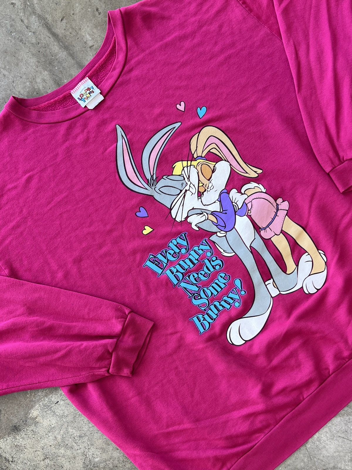 Vintage Vintage Looney Tunes Bugs Bunny and Lola Bunny Crewneck XL Size US XL / EU 56 / 4 - 1 Thumbnail