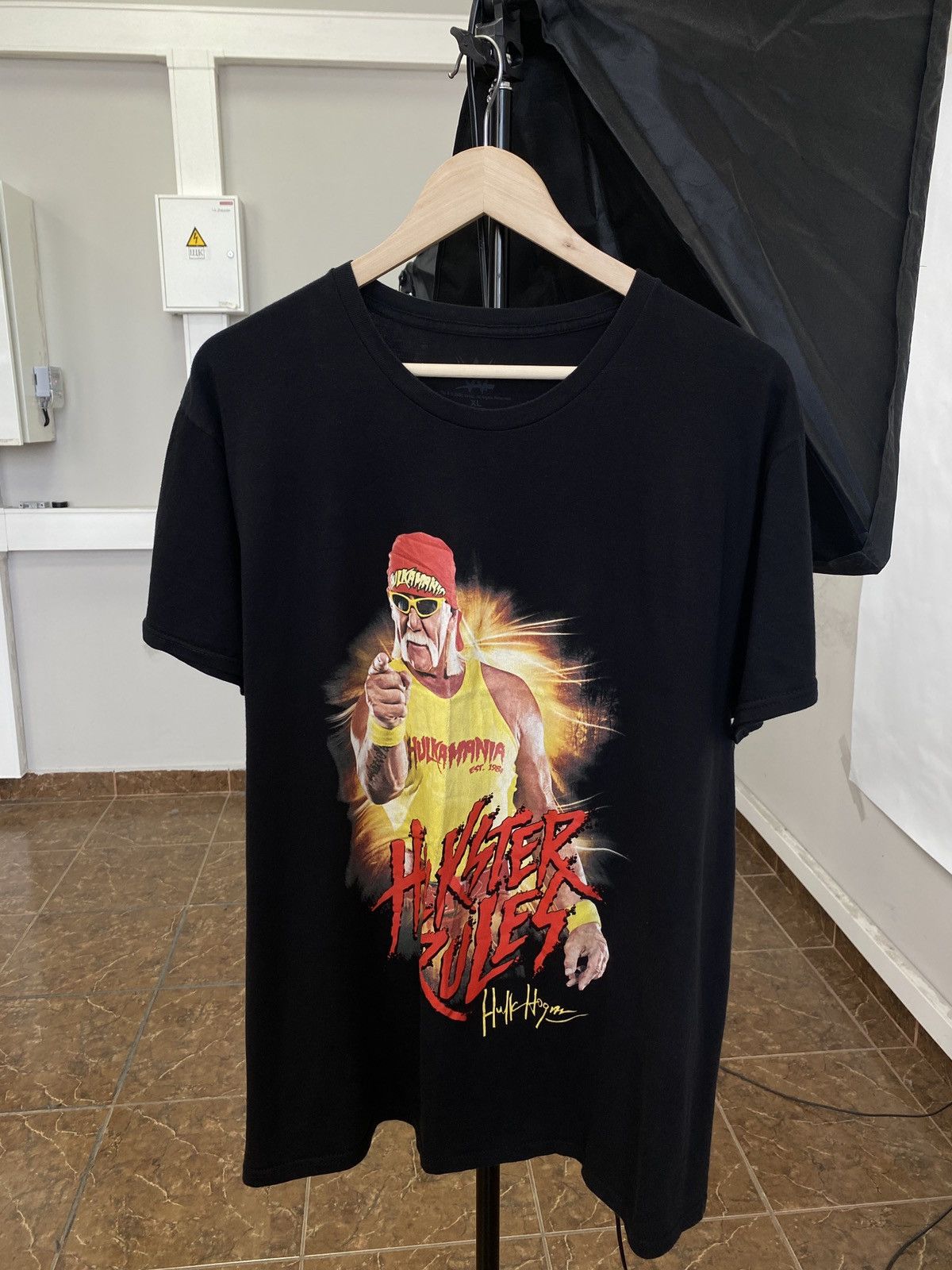 WWE 🇺🇸🔥 Vintage Y2K Hulk Hogan T-Shirt Hulkmania Rare Retro Hype Size US XL / EU 56 / 4 - 1 Thumbnail