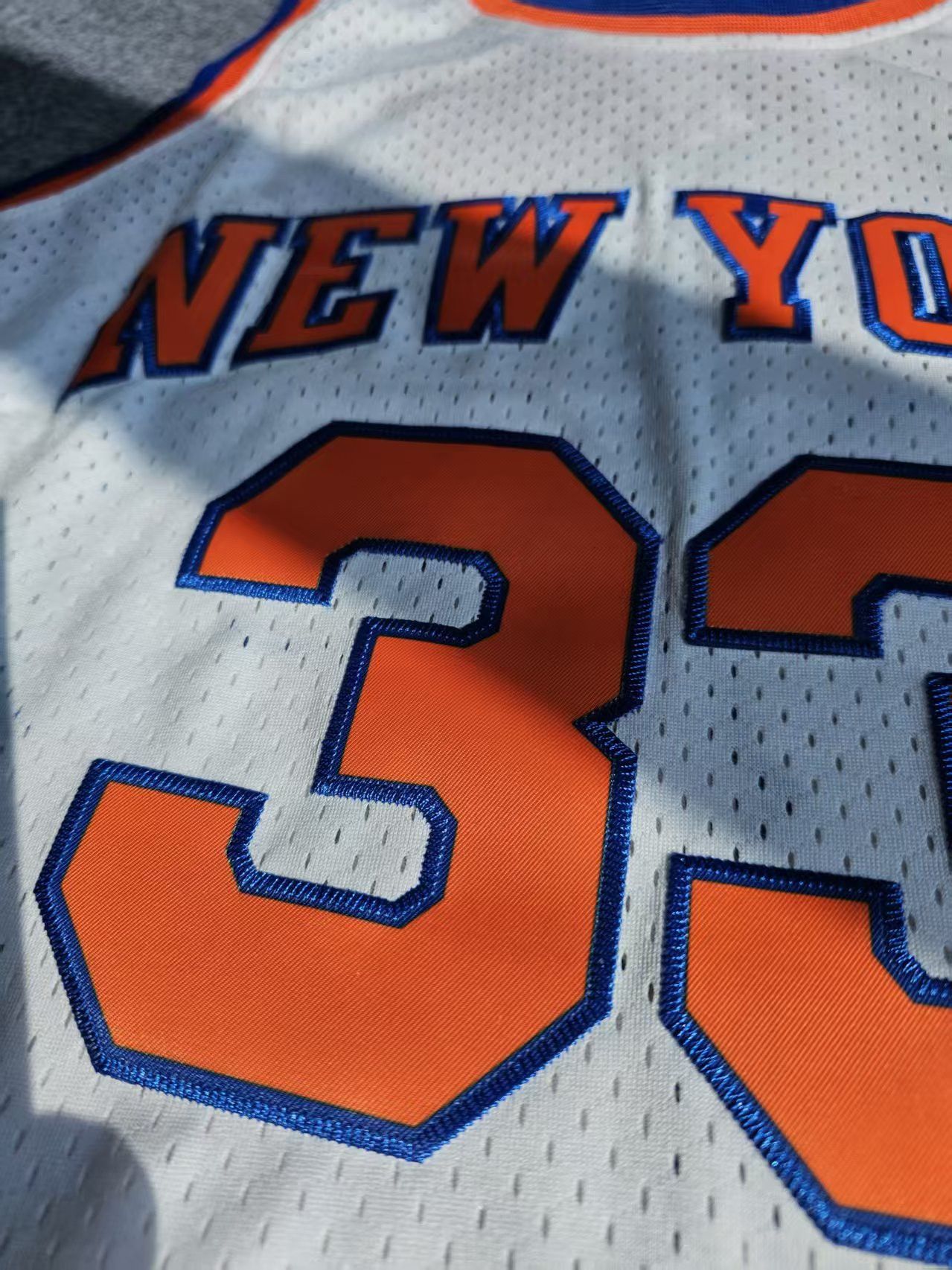 NBA 1985 86 New York Knicks 33 Patrick Ewing Jersey Size US M / EU 48-50 / 2 - 4 Thumbnail