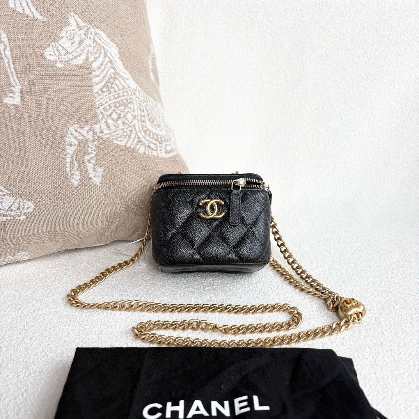 Chanel Pre-loved Bag Very good condition Size ONE SIZE - 1 Thumbnail