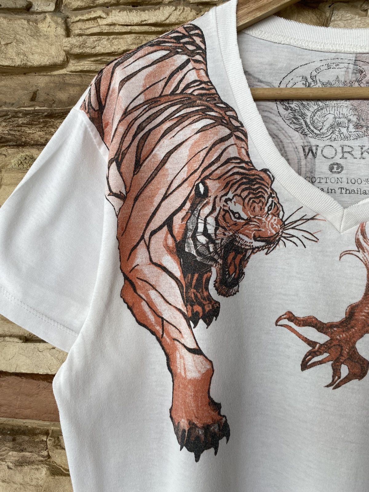 Japanese Brand Sukajan Dragon Vs Tiger V Neck Tees Size US L / EU 52-54 / 3 - 6 Thumbnail