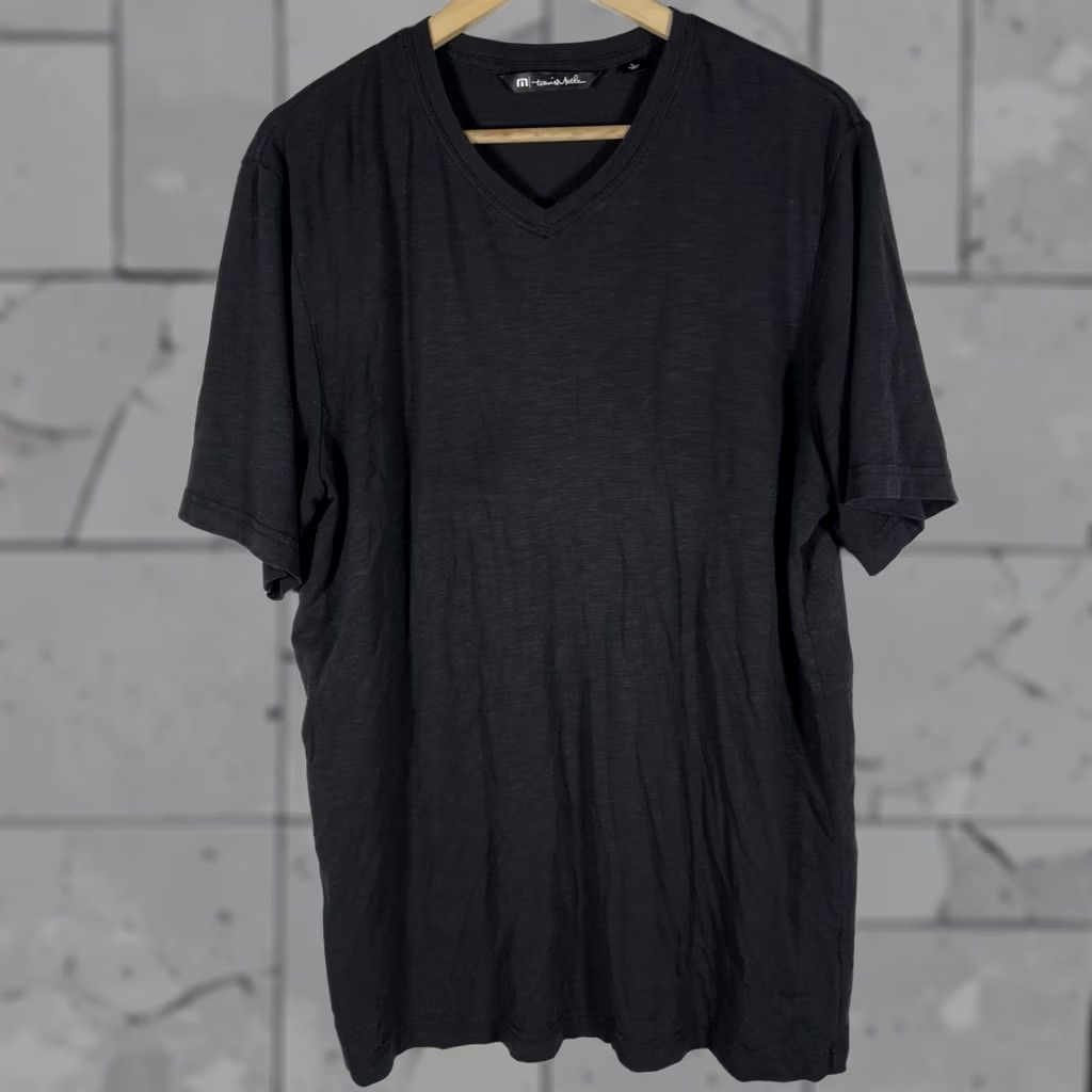 TravisMathew Travis Mathew V-Neck Tee Mens Size L Black Casual (2) Size US L / EU 52-54 / 3 - 1 Thumbnail