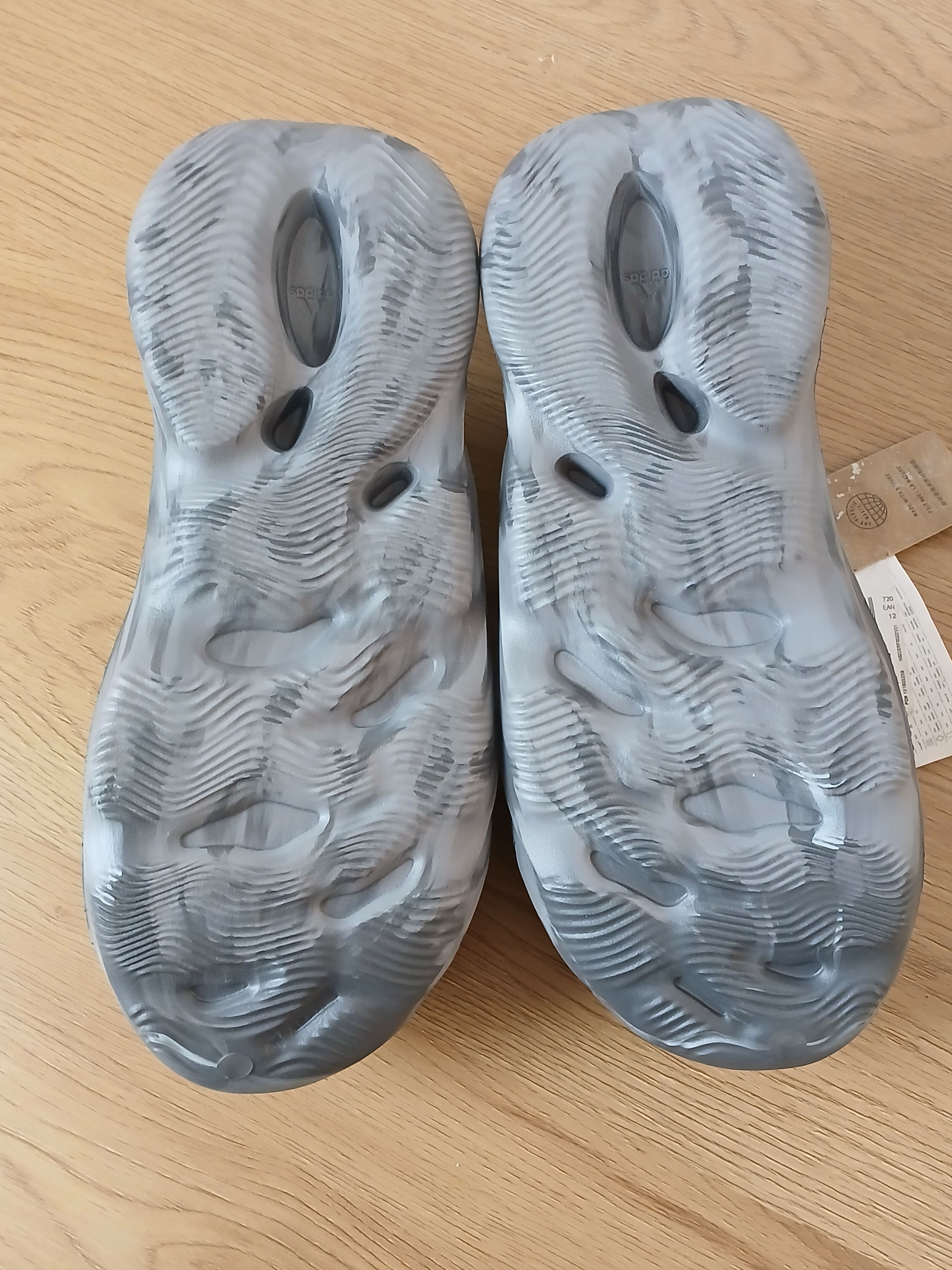 Adidas × Kanye West × Yeezy New Adidas Yeezy Foam Runner Size US 12 / EU 45 - 7 Thumbnail