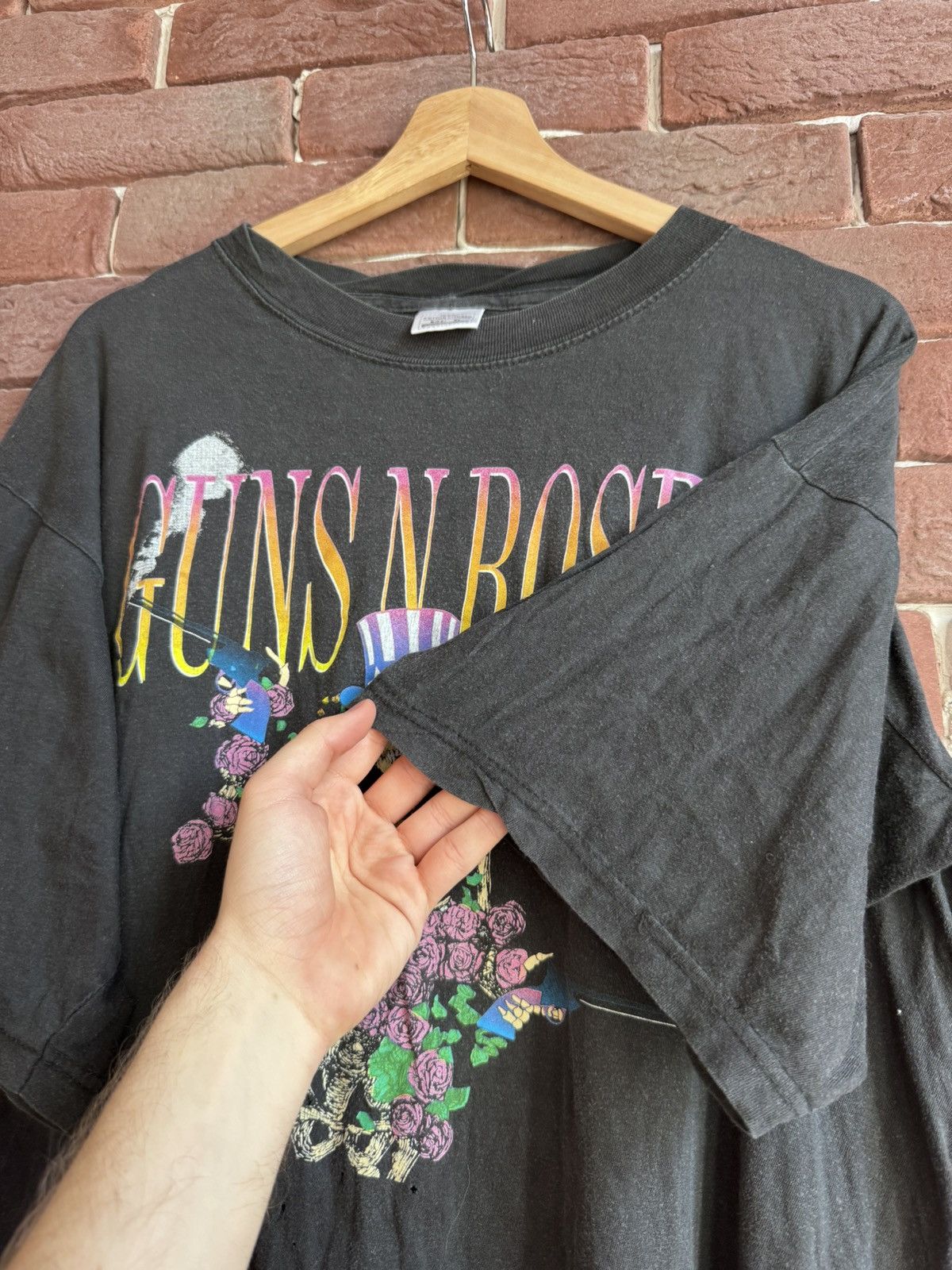 Band Tees Guns N Roses Vintage 90s Skeleron Rock Band Tee Grail Axl Size US L / EU 52-54 / 3 - 7 Thumbnail