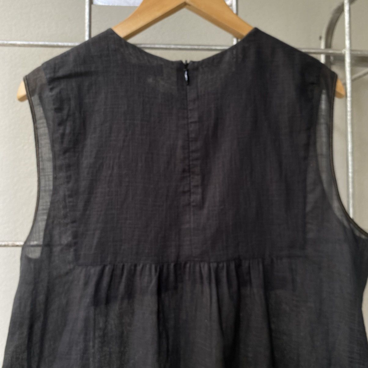 Kenzo Kenzo Black Sleeveless Blouse with Gold Embroidery Size M / US 6-8 / IT 42-44 - 4 Thumbnail