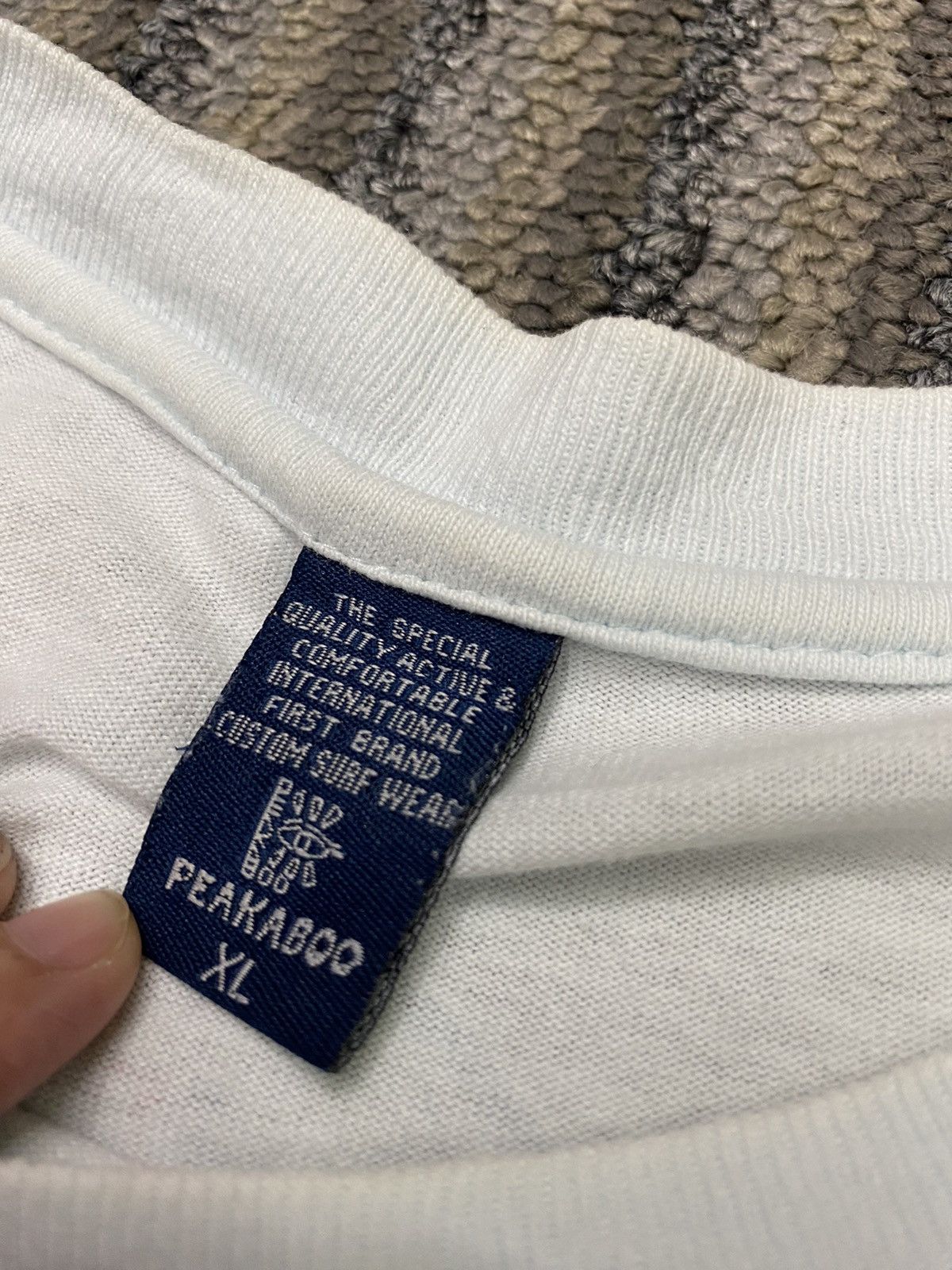 Other Hawaii Peakaboo Tshirt Size US L / EU 52-54 / 3 - 6 Thumbnail