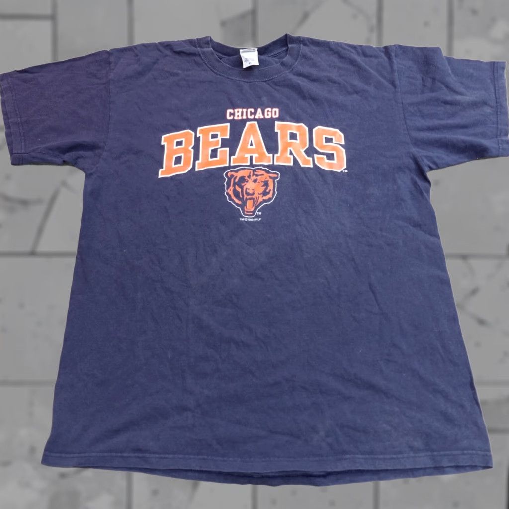 Vintage VINTAGE Chicago Bears Shirt XL Blue 1999 Logo Men XL Blue Graphic Print T-Shirt Football 90s Mens Size US XL / EU 56 / 4 - 1 Thumbnail