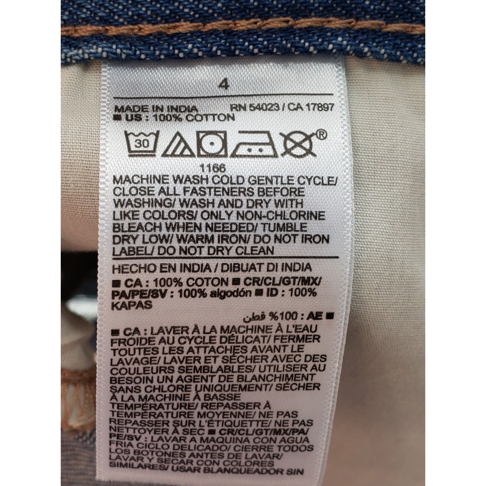 Old Navy Old Navy Cut Off Shorts Women Size 4 Blue High Rise Straight Size 27" / US 4 / IT 40 - 7 Thumbnail