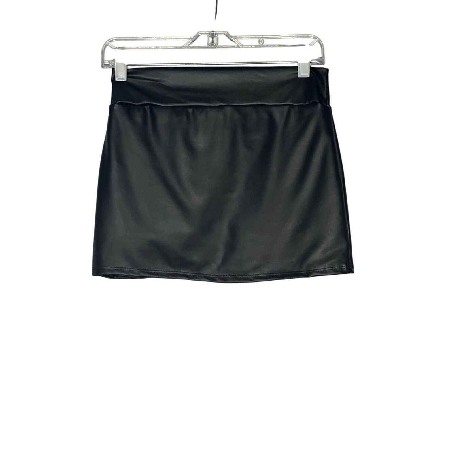 Fashion Nova Fasihon Nova black faux leather mini skort size medium Size 27" / US 4 / IT 40 - 11 Thumbnail