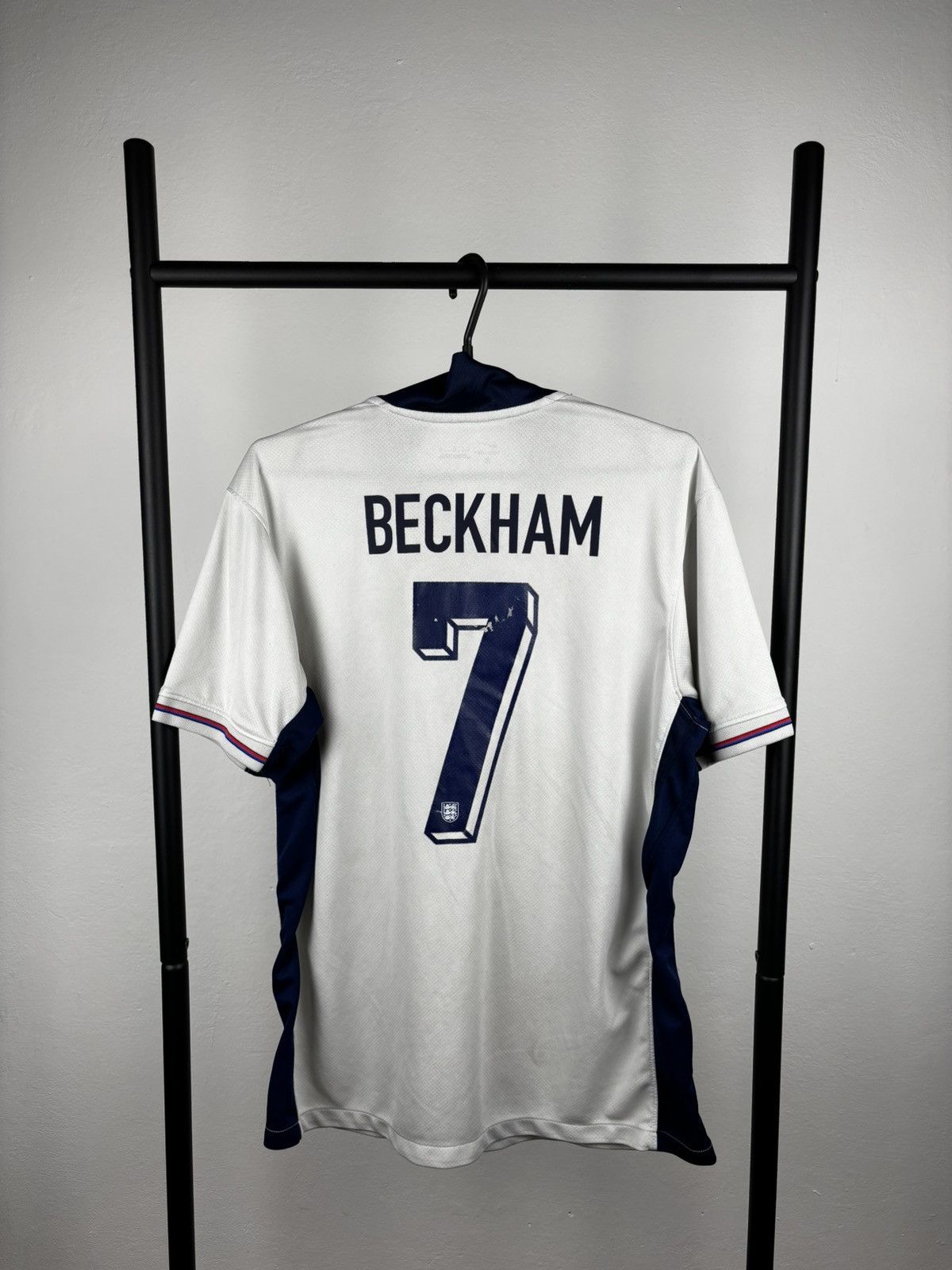 Vintage Nike x England #7 Beckham soccer jersey size L Size US L / EU 52-54 / 3 - 3 Thumbnail