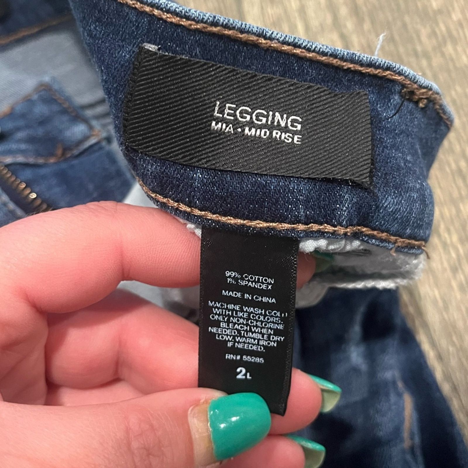 Express Express Jeans Mia Legging Mid-Rise Distressed Denim Size 2L Size 26" / US 2 / IT 38 - 8 Thumbnail