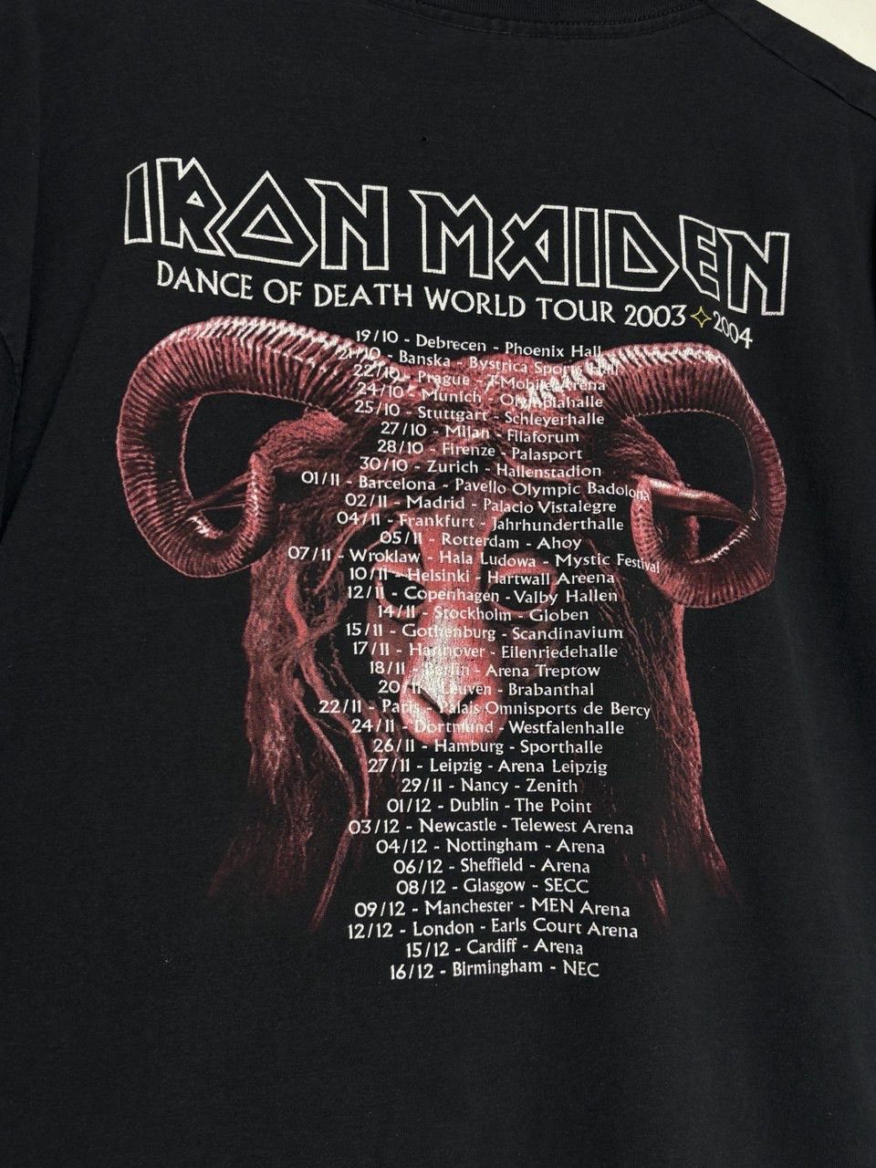 Iron Maiden Vintage 2003 Iron Maiden Dance of Death Black T-shirt Size US XL / EU 56 / 4 - 8 Thumbnail