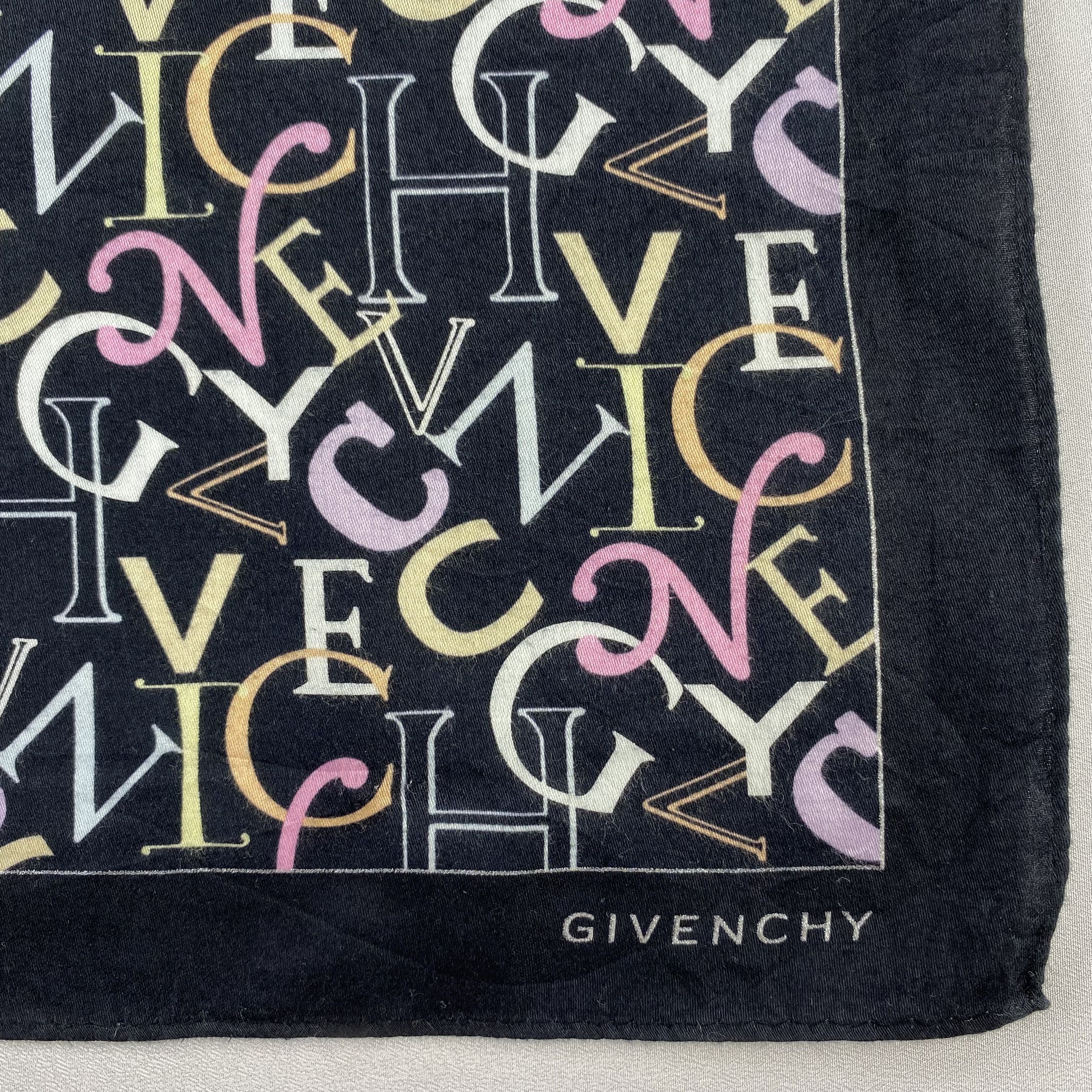 Vintage Givenchy Bandana/ Handkerchief / Neckerchief-P632 Size ONE SIZE - 3 Thumbnail