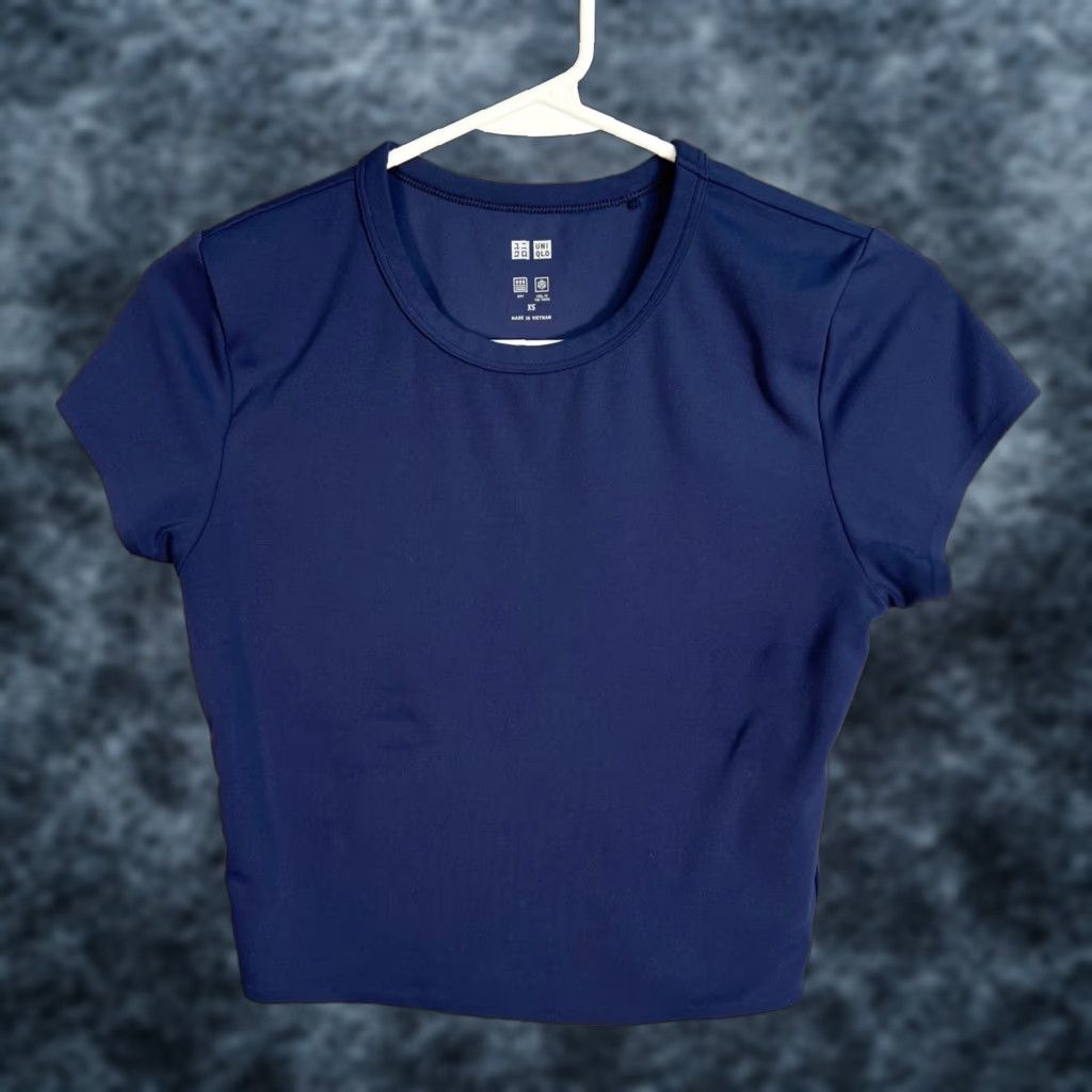 Uniqlo Uniqlo Womens XS Blue Cool Touch Cropped T-Shirt Dry Fit Dry Ex Casual Shirt XS Blue Cropped 7/10 Womens Size XS / US 0-2 / IT 36-38 - 1 Thumbnail